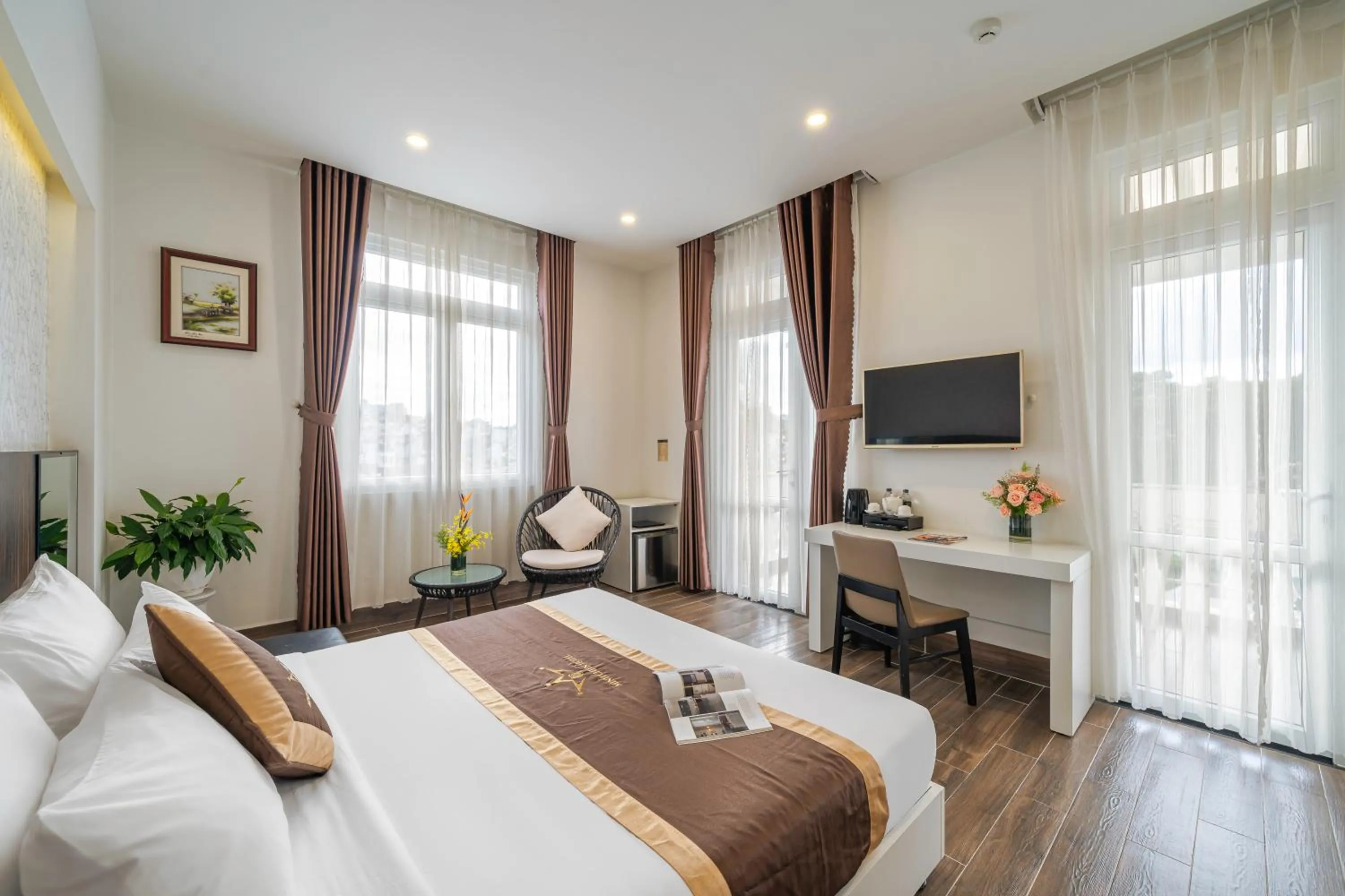 Photo of the whole room, Bed in Minh Chien Hotel