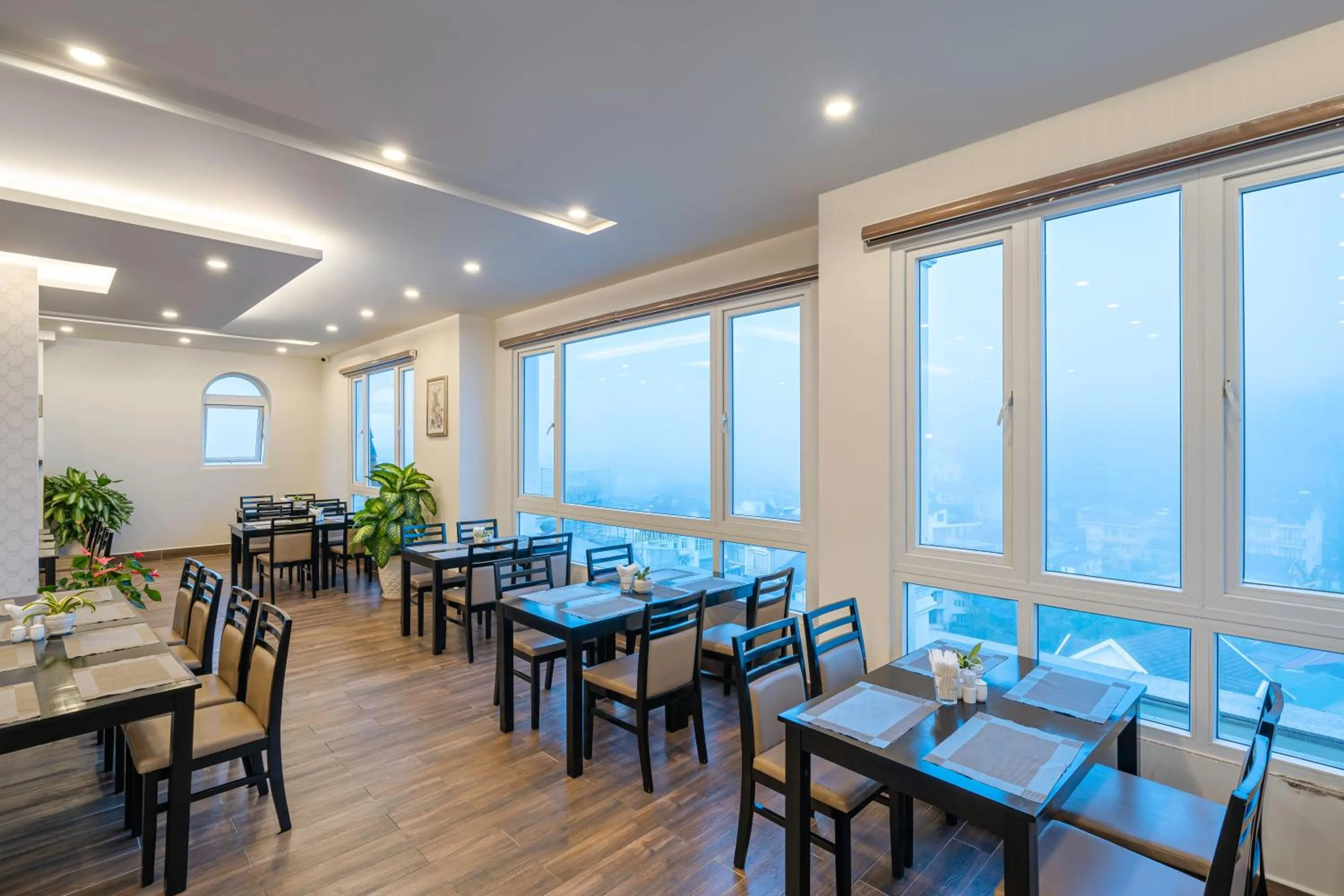 Restaurant/places to eat in Minh Chien Hotel