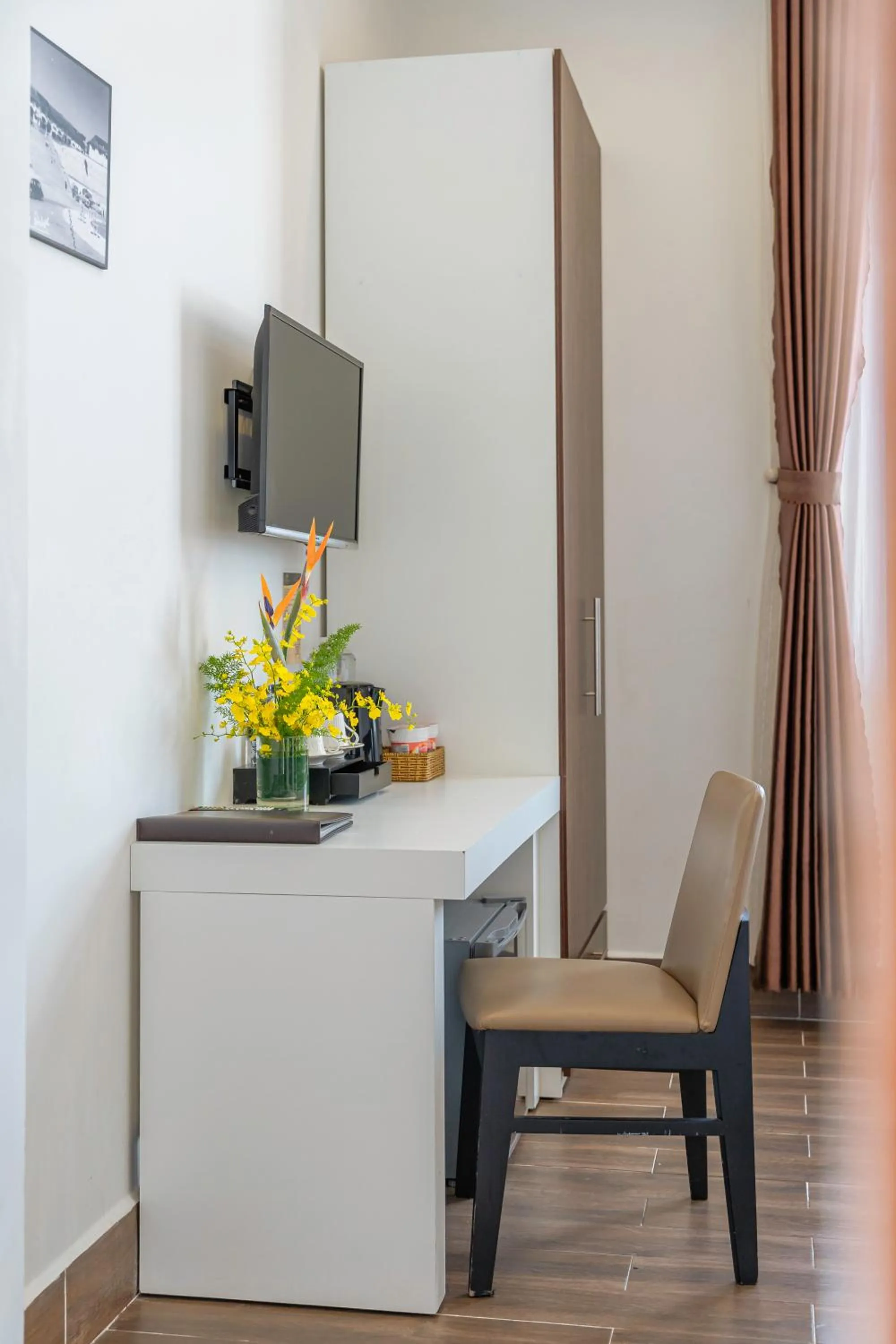 Seating area in Minh Chien Hotel