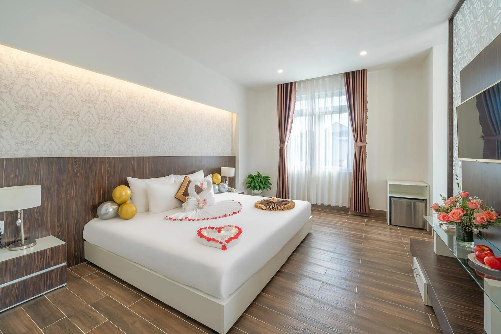 Bedroom, Bed in Minh Chien Hotel