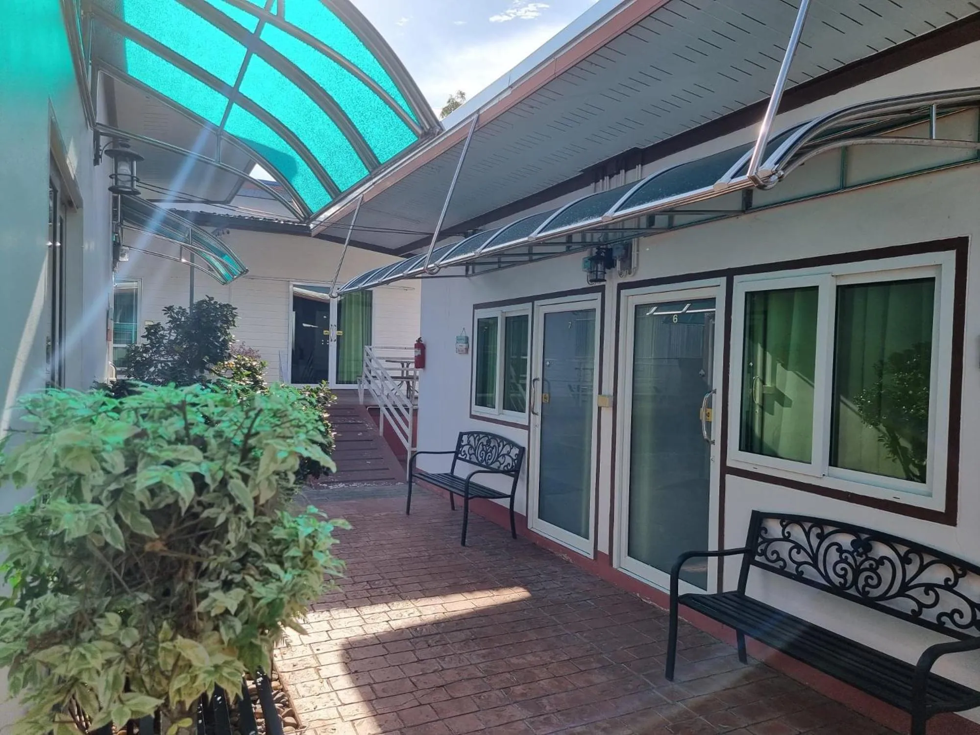 Baan Sabaijai Resort