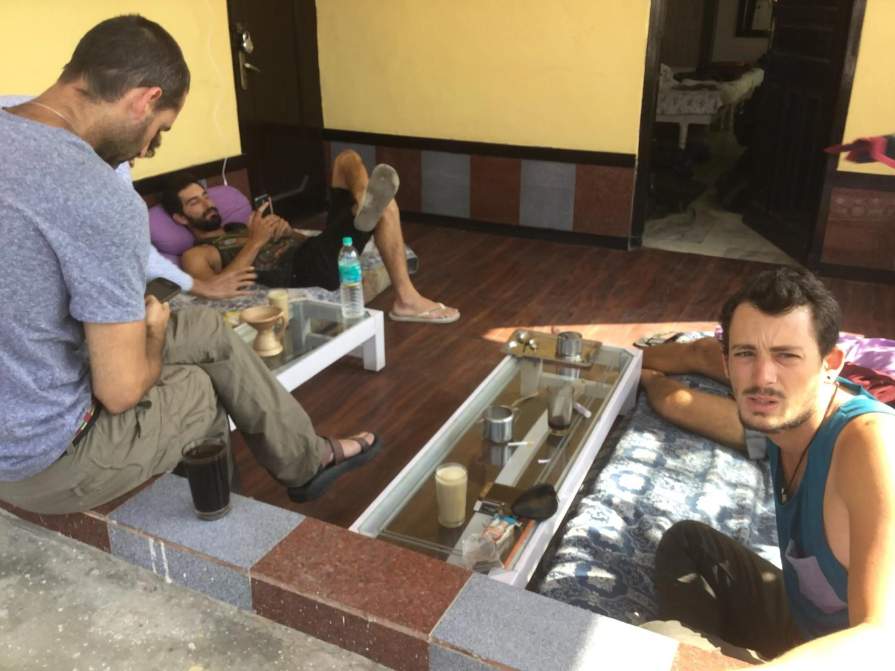 Restaurant/places to eat in Mewar Inn