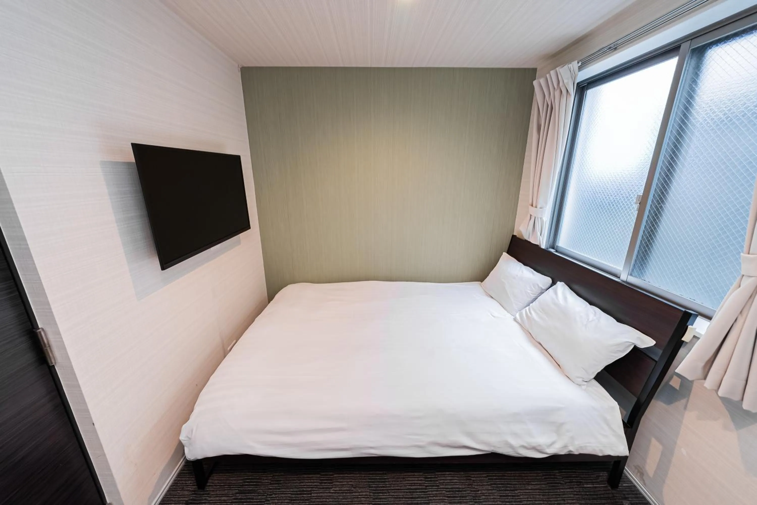 Bedroom, Bed in GLOU Higashi Shinjuku