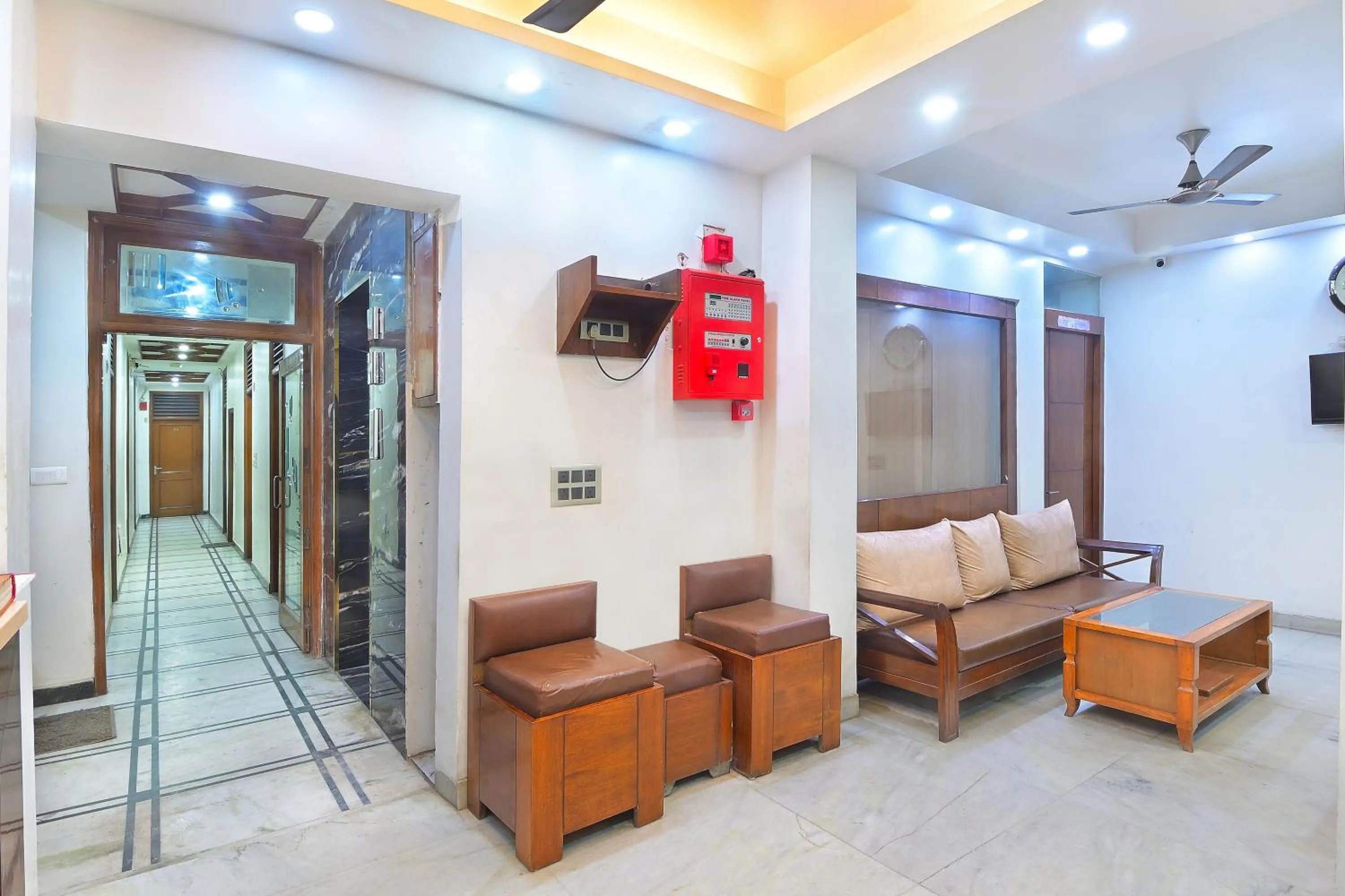 Lobby or reception in Hotel Maharani -New Delhi Railway Station - Paharganj
