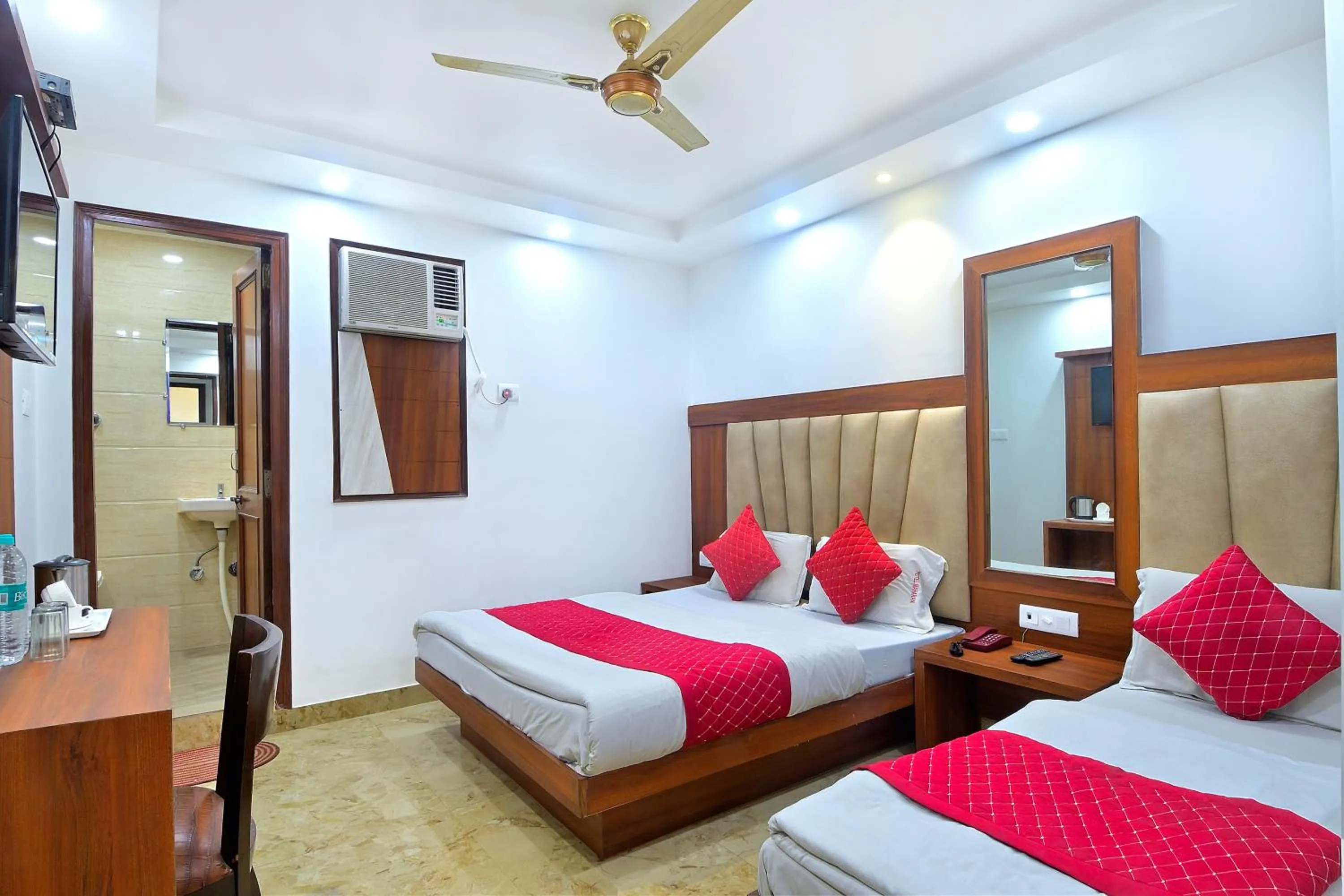 Bed in Hotel Maharani -New Delhi Railway Station - Paharganj