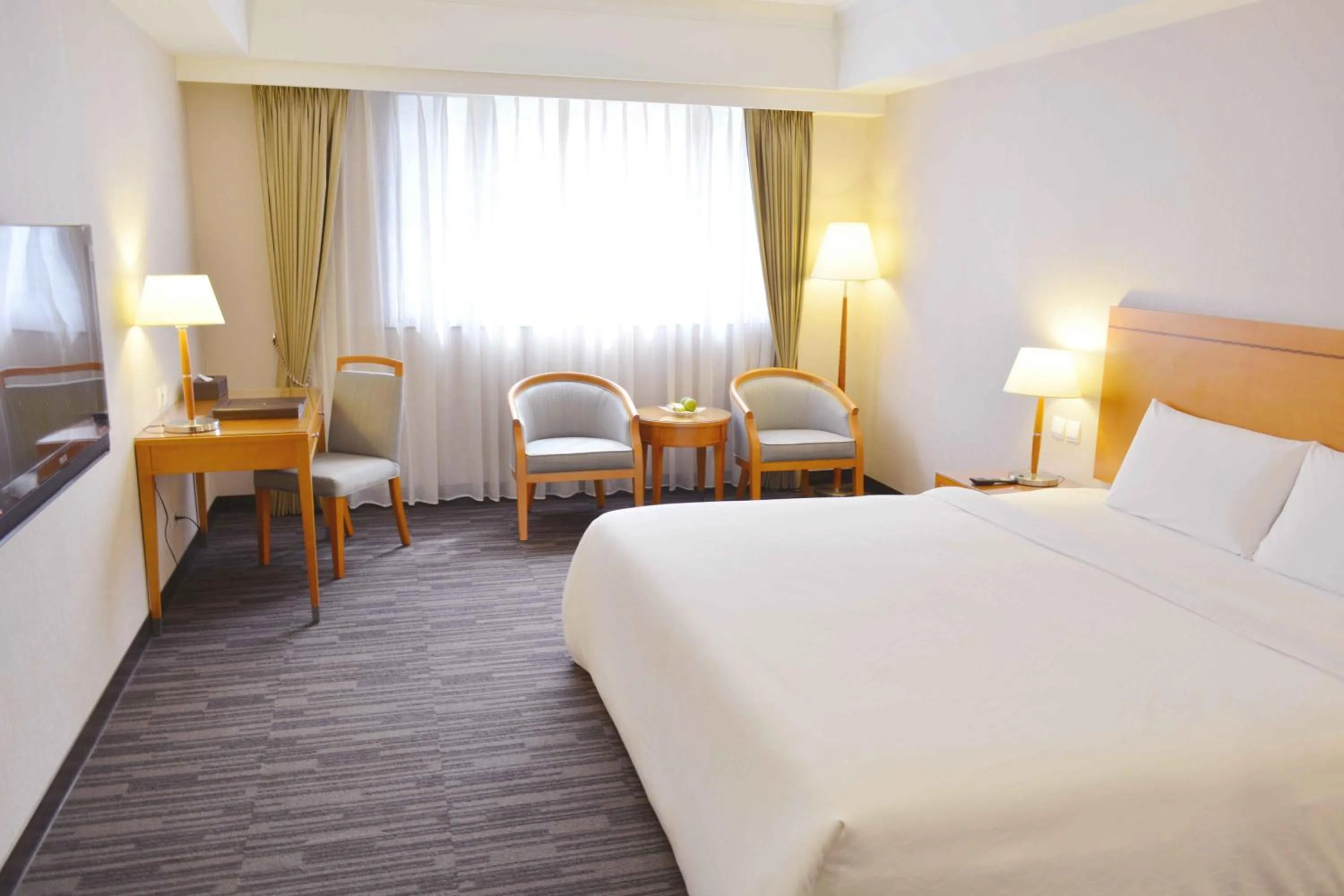 Photo of the whole room, Bed in Fushin Hotel Taichung