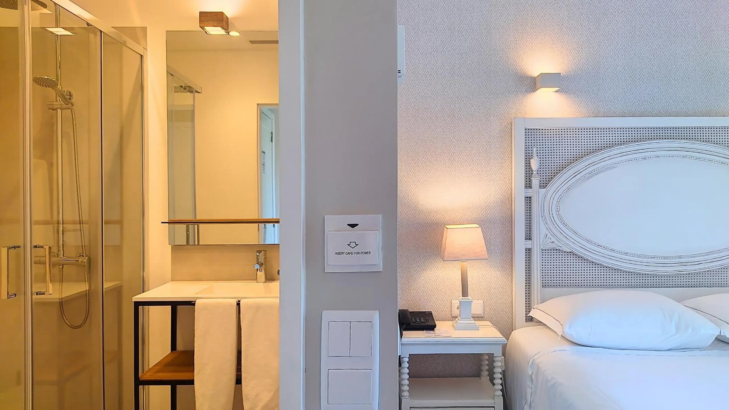 Toilet, Bed in Grande Hotel das Caldas da Felgueira