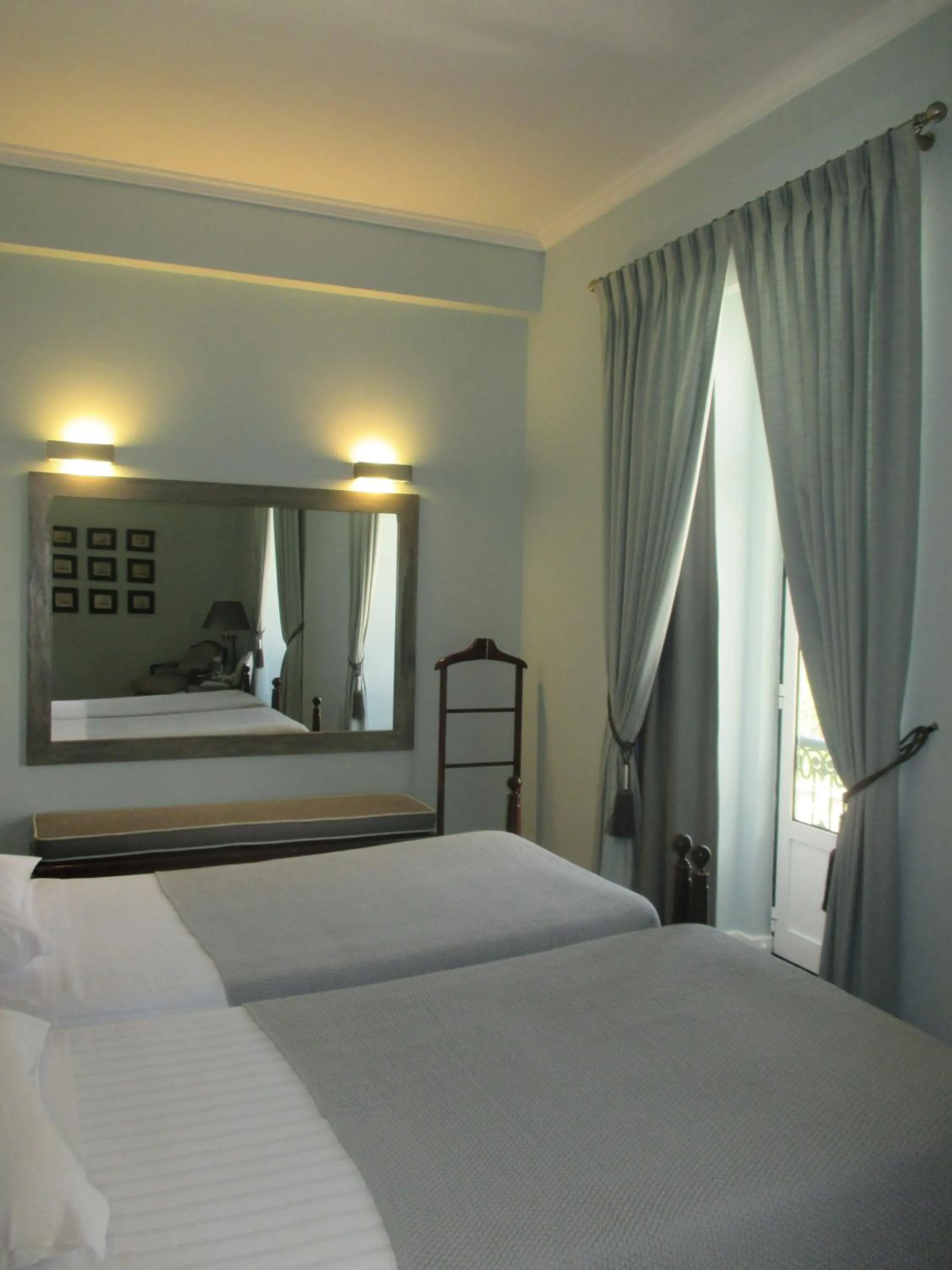 Bedroom, Bed in Grande Hotel das Caldas da Felgueira