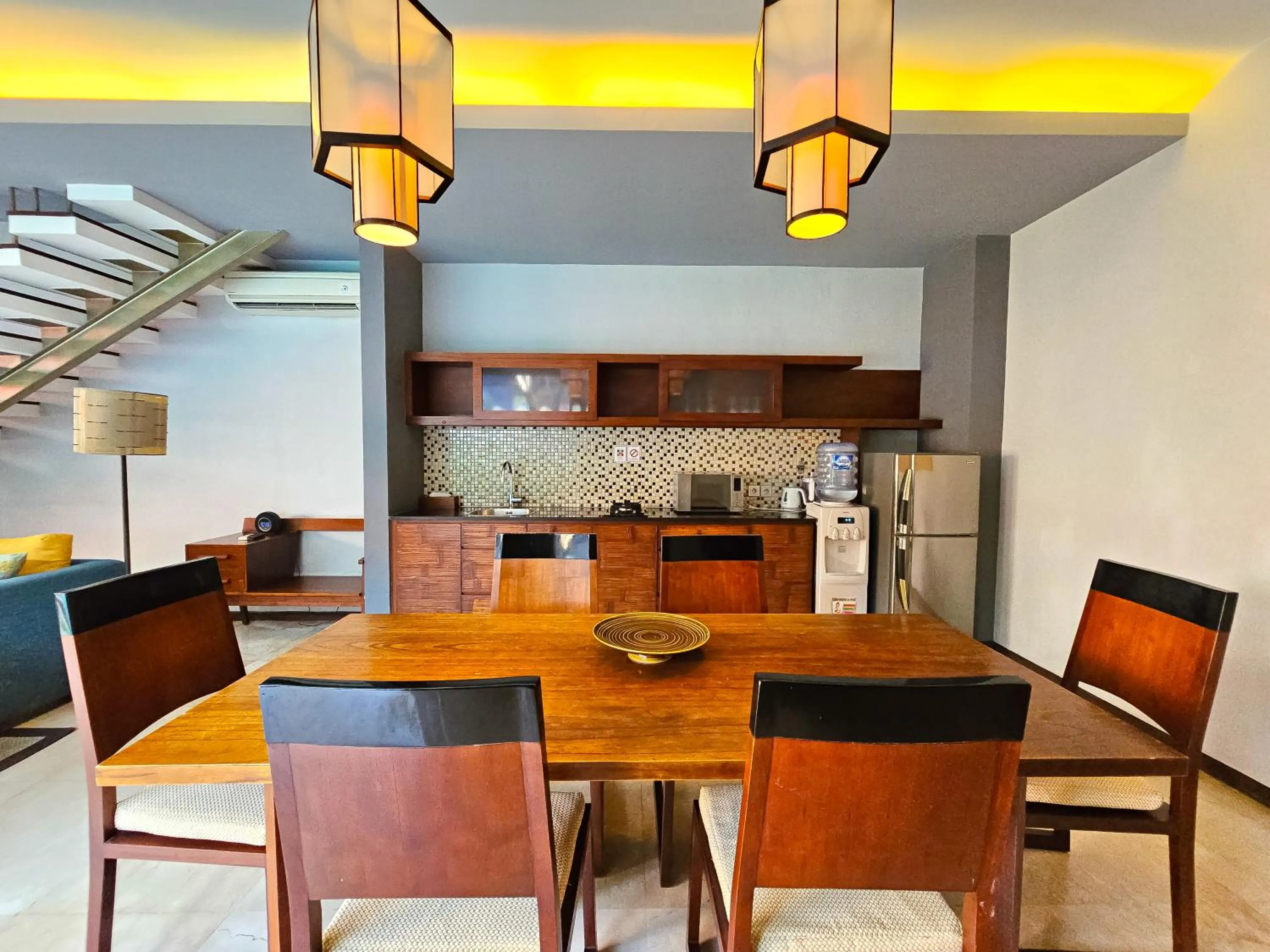 Kitchen or kitchenette in Seminyak Icon - by Karaniya Experience - CHSE certified