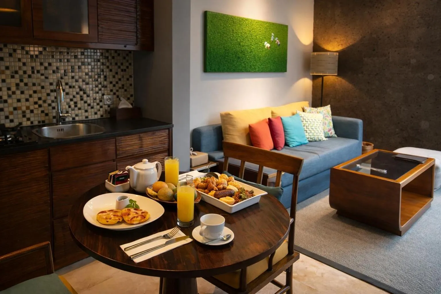 Kitchen or kitchenette in Seminyak Icon - by Karaniya Experience - CHSE certified