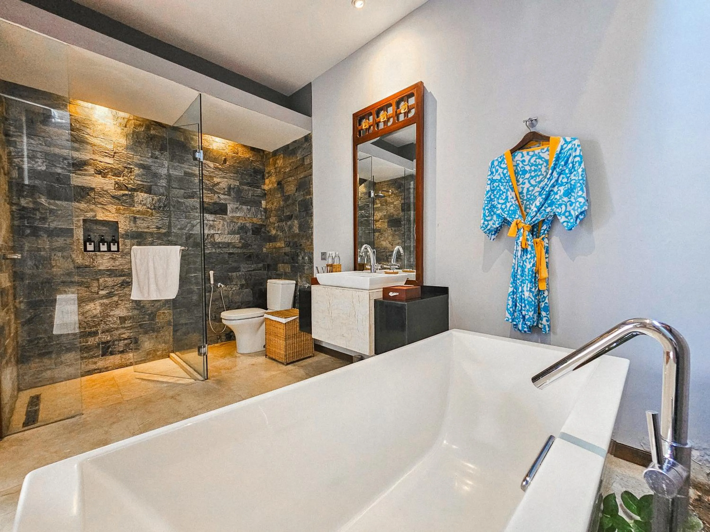 Hot Tub in Seminyak Icon - by Karaniya Experience - CHSE certified