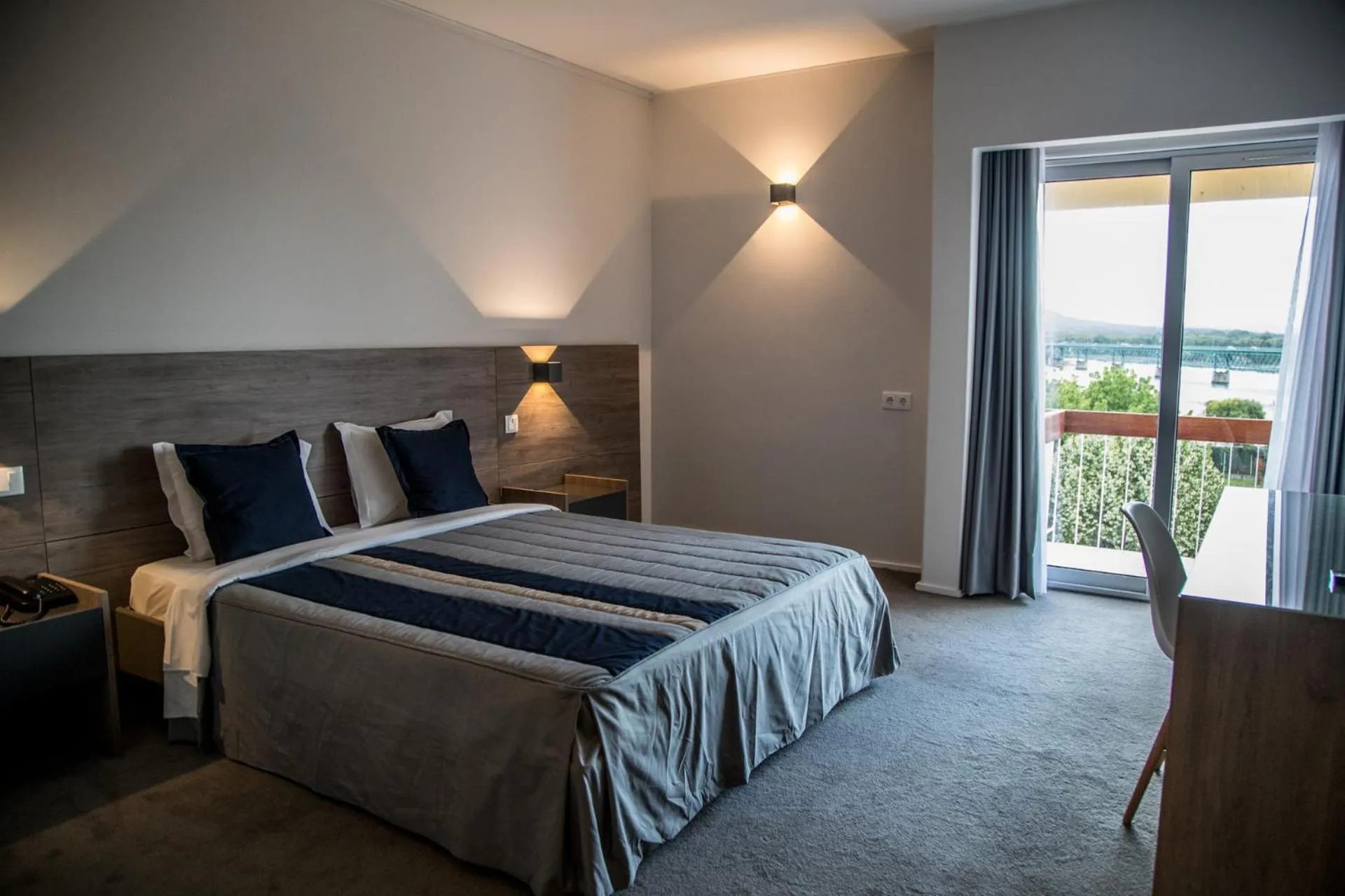 Balcony/Terrace, Bed in Hotel do Parque