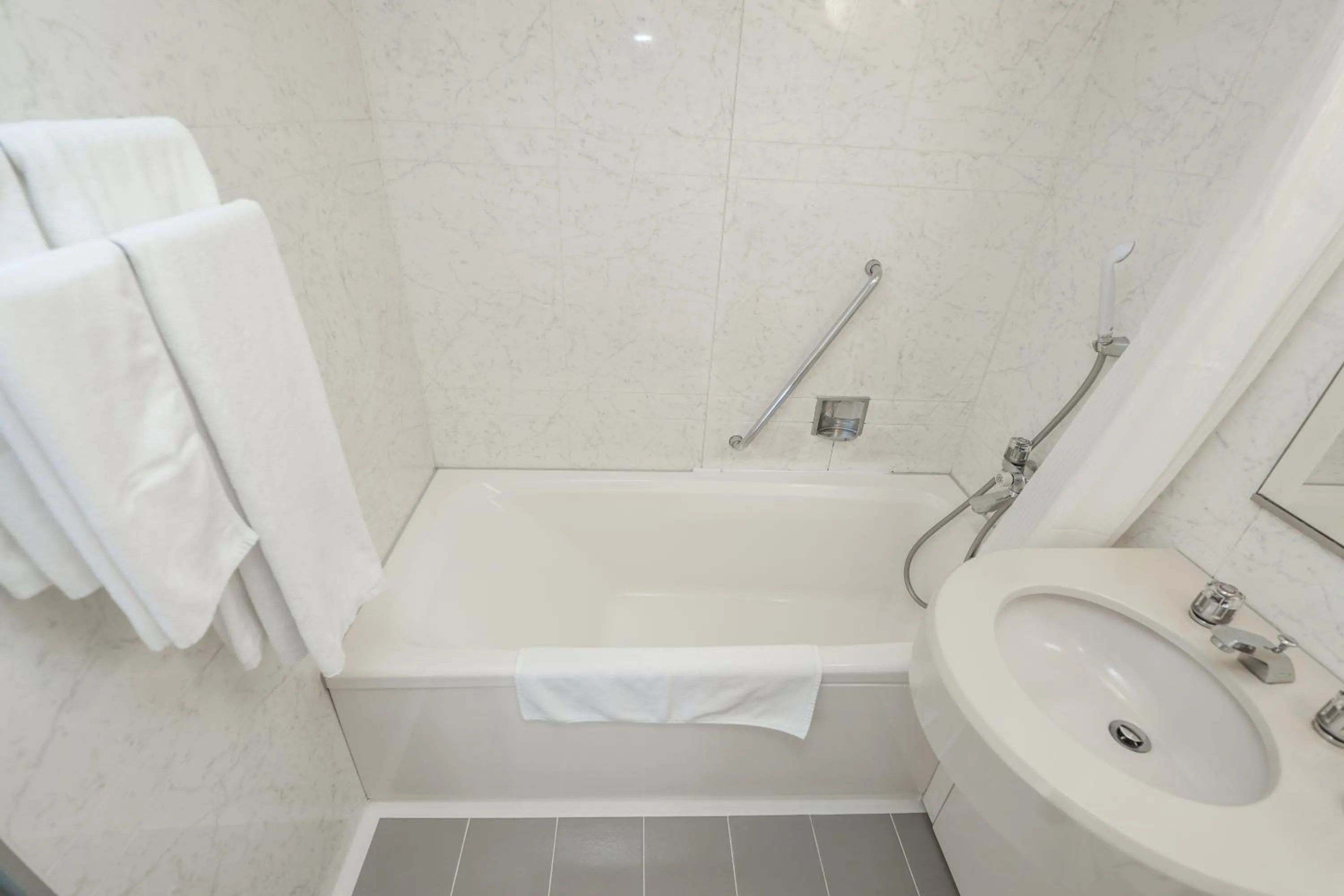 Bathroom in Tendo Central Hotel