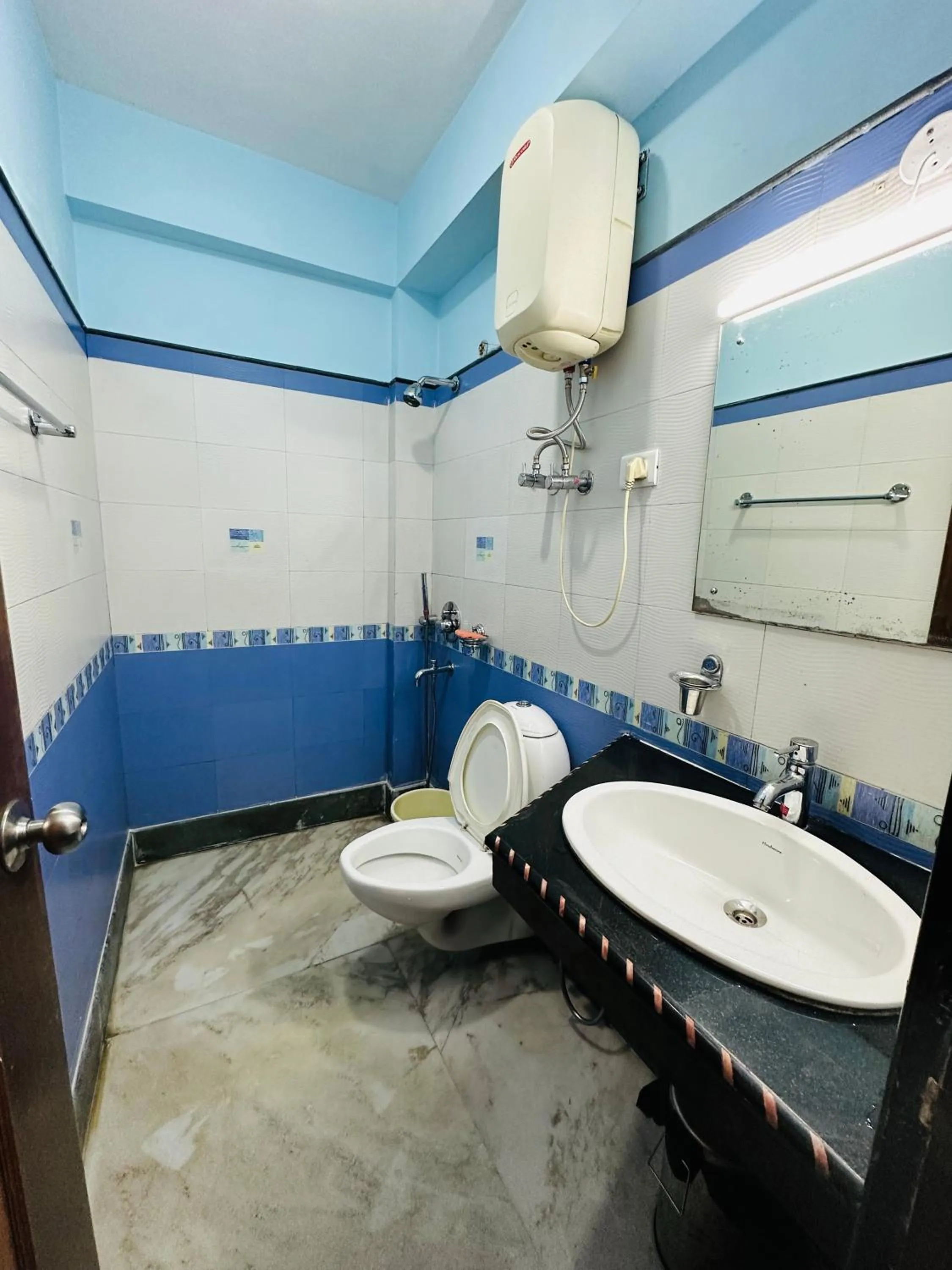 Toilet in Hotel Gajraj