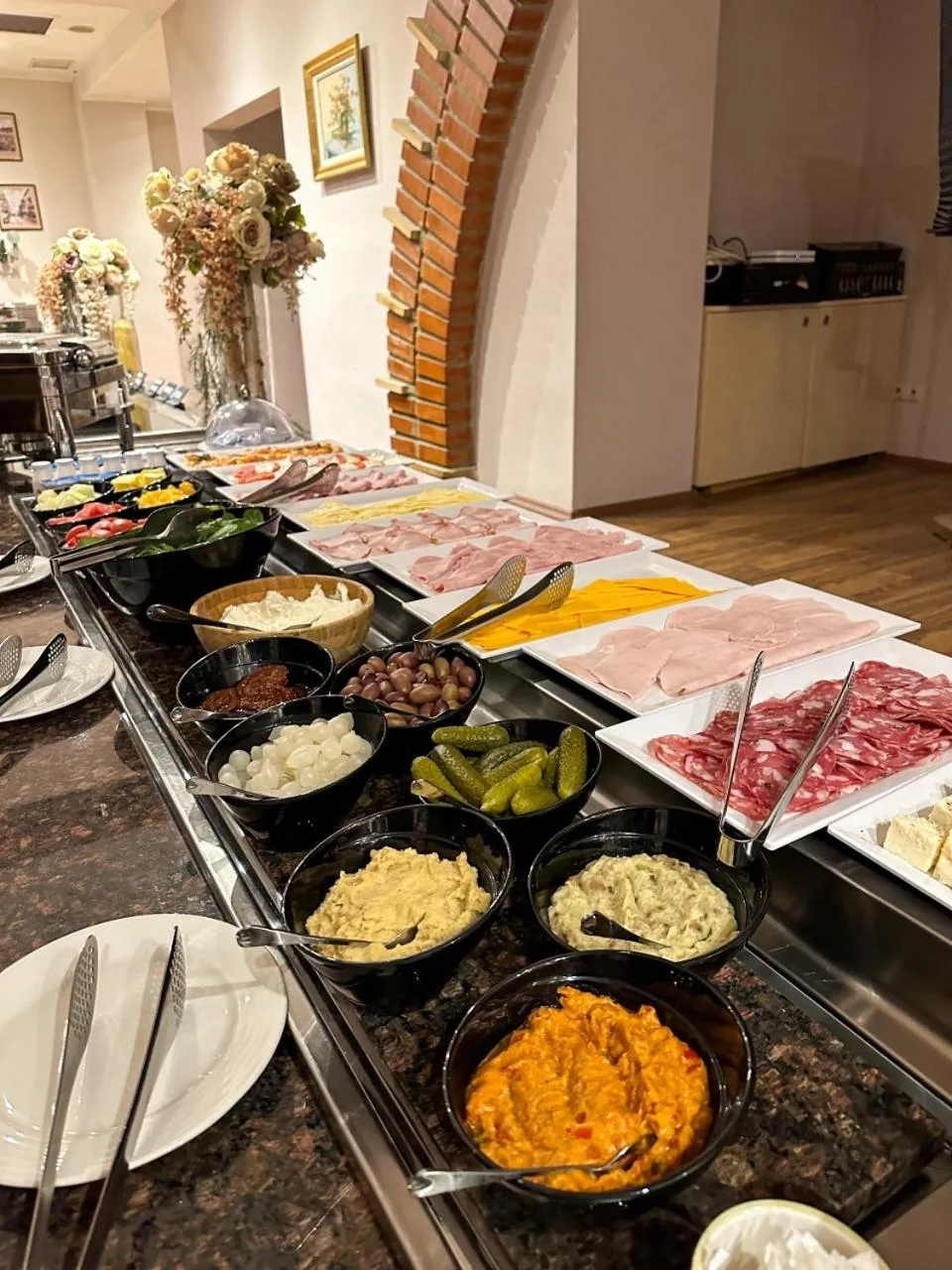 Restaurant/places to eat in Caro Hotel