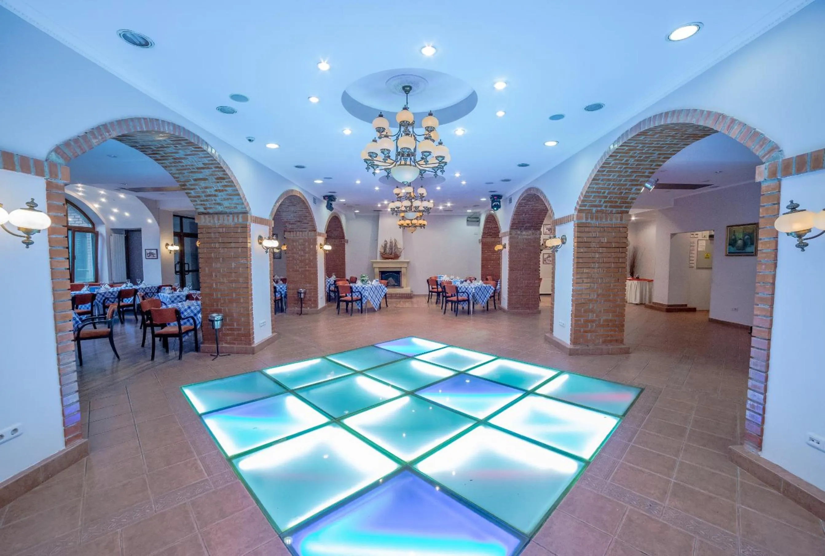 Restaurant/places to eat in Caro Hotel