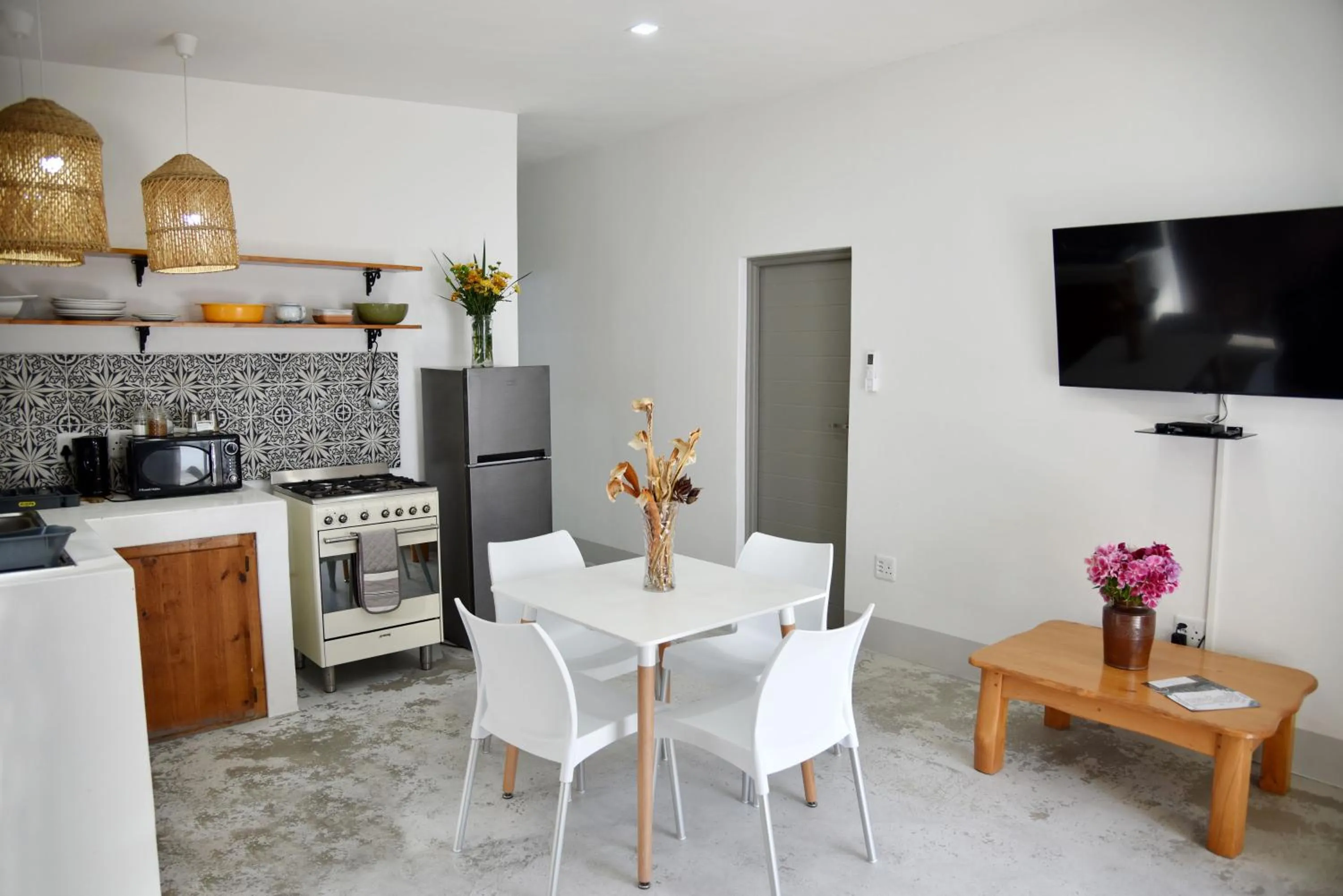 Kitchen or kitchenette in Karoo Retreat- Self Catering Villas and Guest House