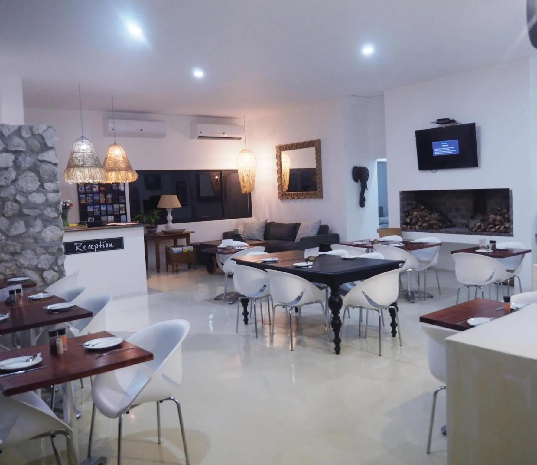 Restaurant/places to eat in Karoo Retreat- Self Catering Villas and Guest House