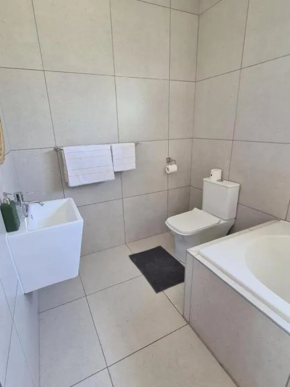 Toilet in Karoo Retreat- Self Catering Villas and Guest House