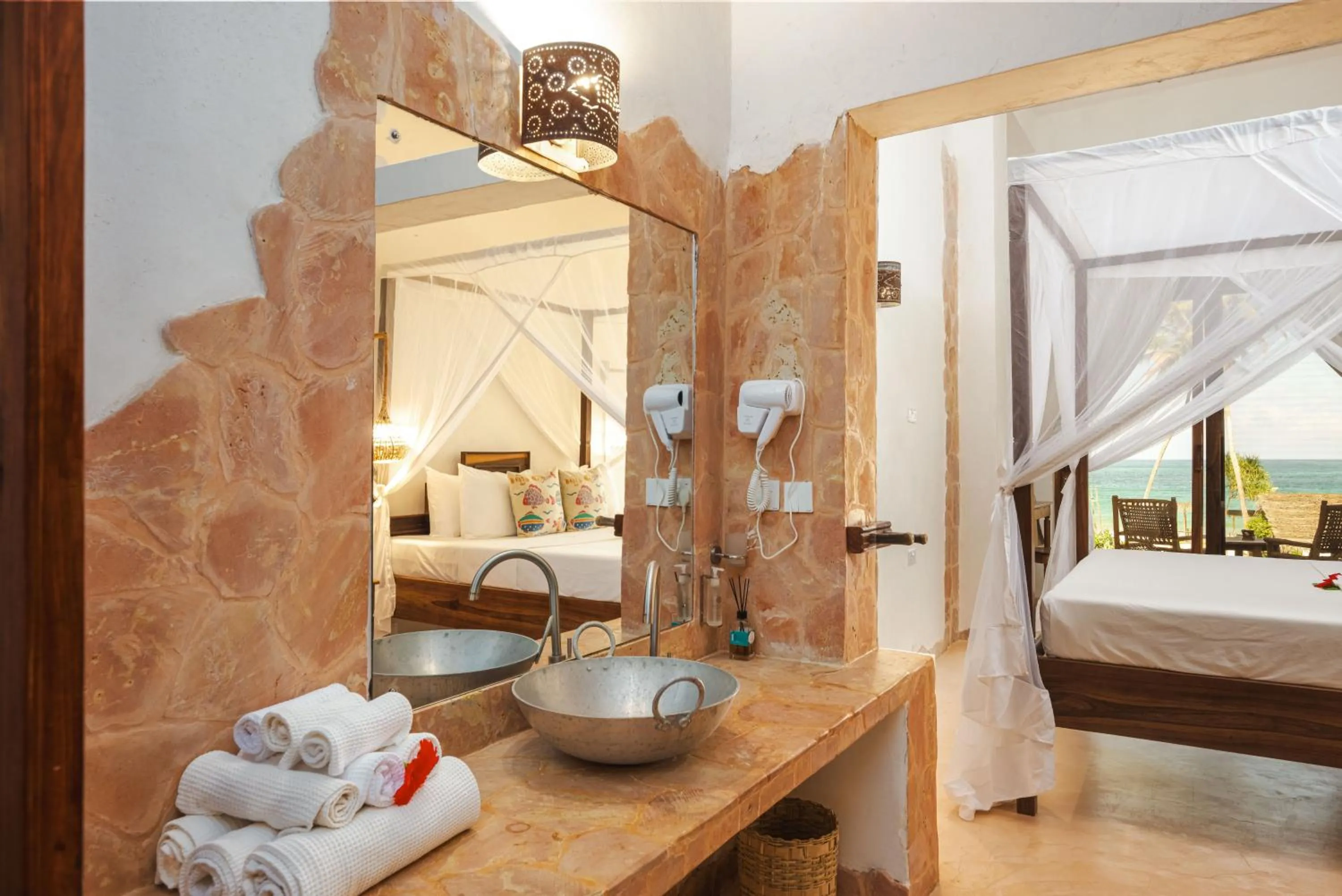 Bathroom, Bed in Mvuvi Boutique Resort