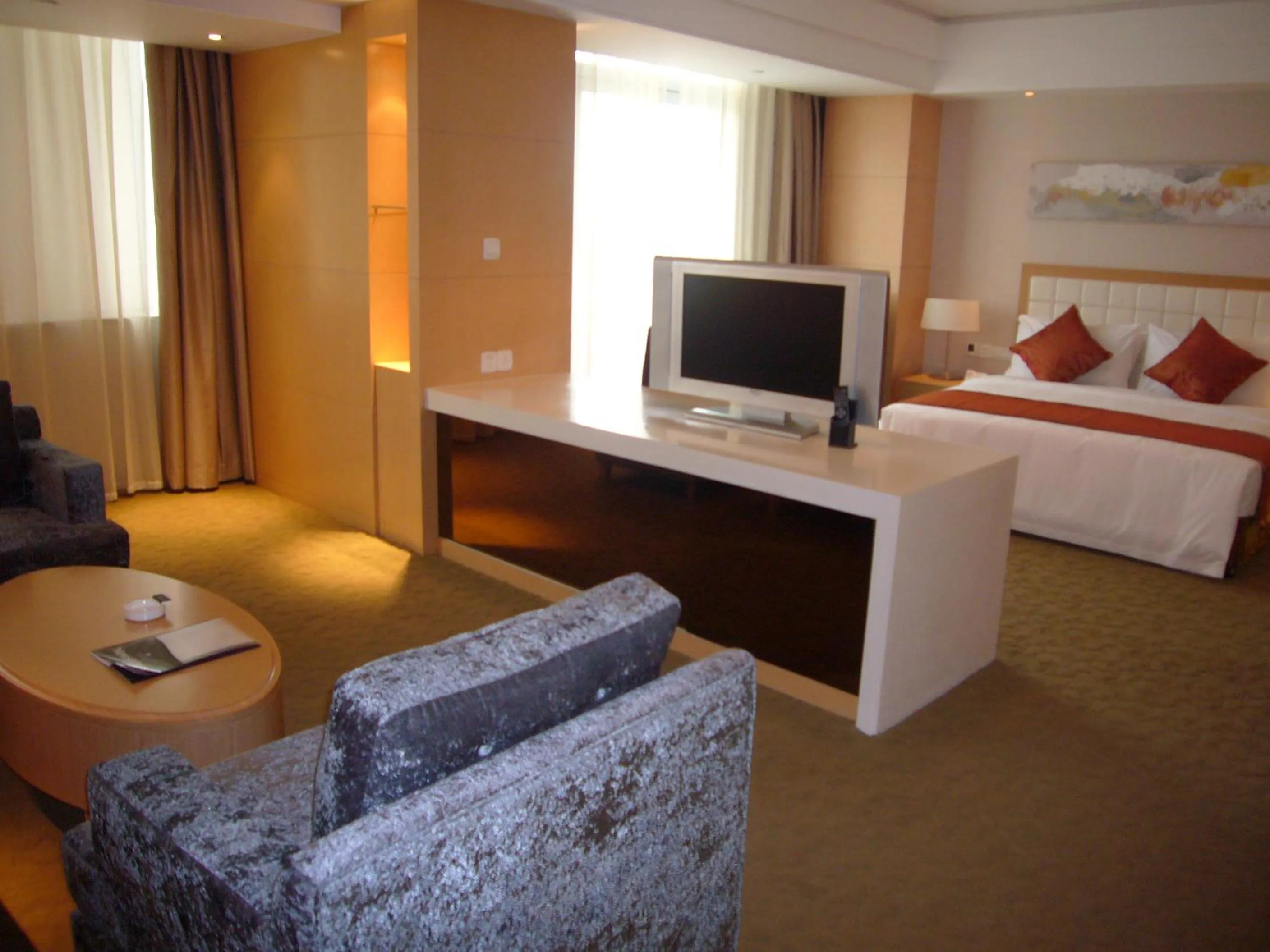 Photo of the whole room, TV/Entertainment Center in Grand Metropark Hotel Suzhou