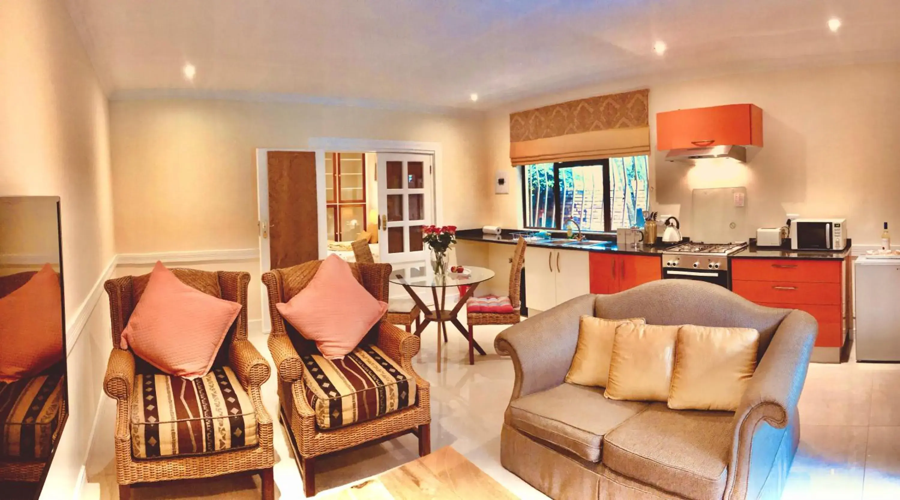 Superior King Suite in 27A on Angus Superior King Suite in 27A on Angus