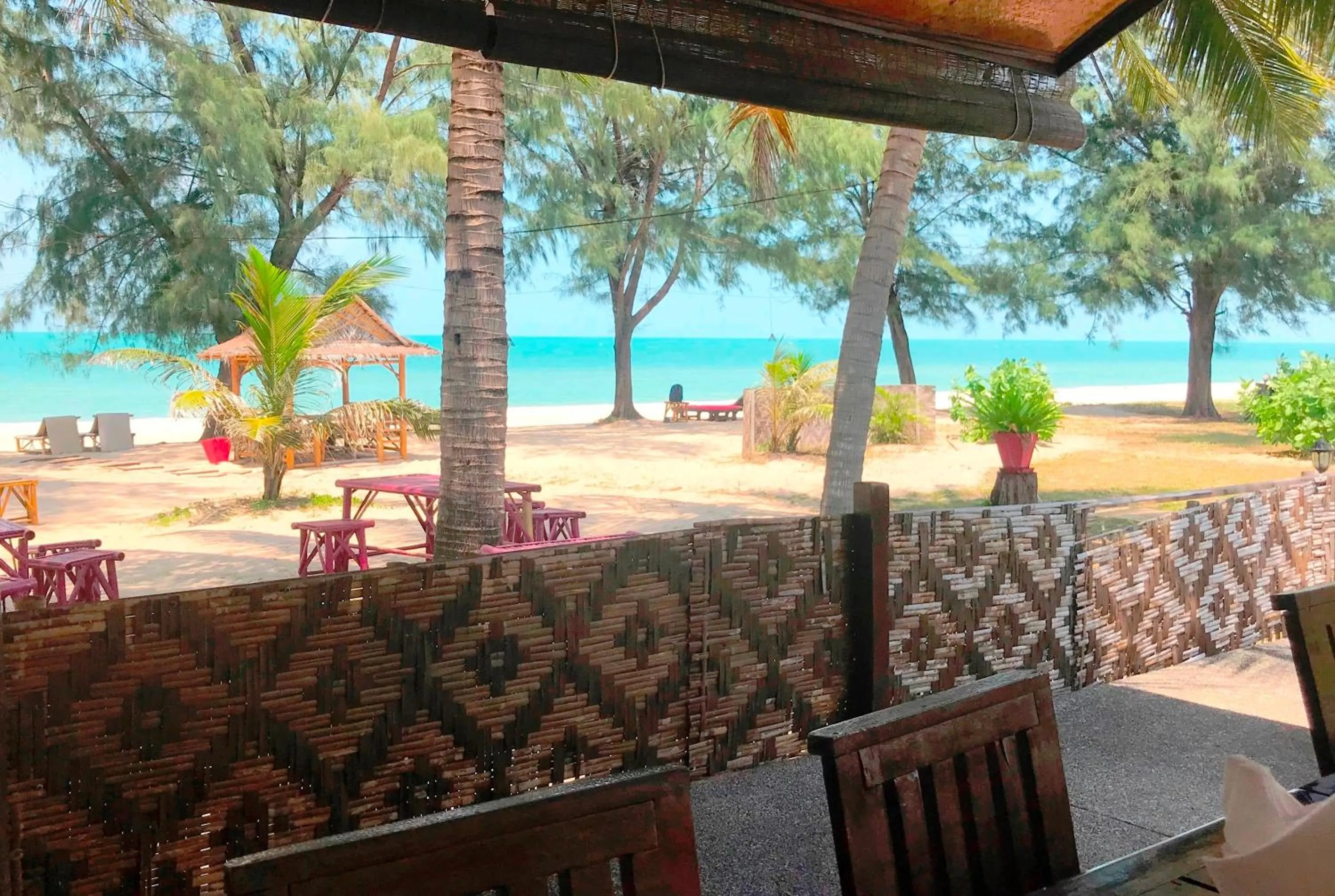 Restaurant/places to eat in Ao Thai Resort