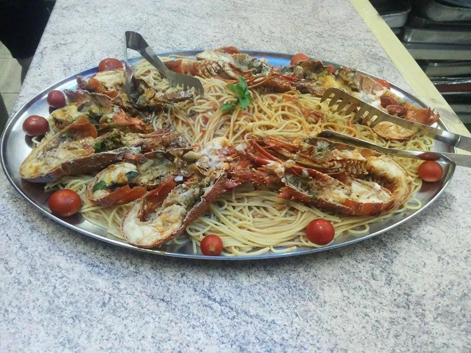 Restaurant/places to eat in Villa Michalis