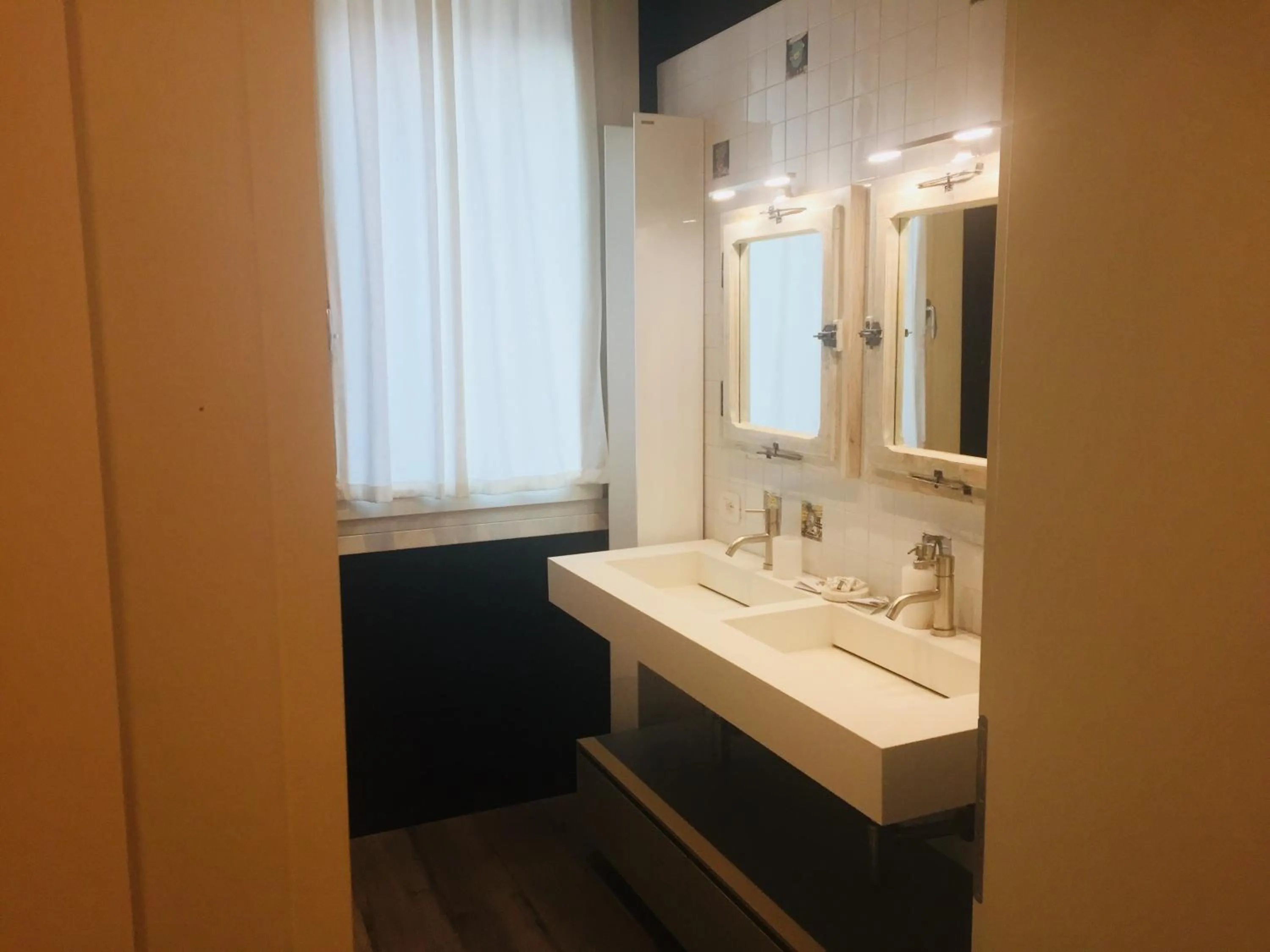 Bathroom in FRich B&B