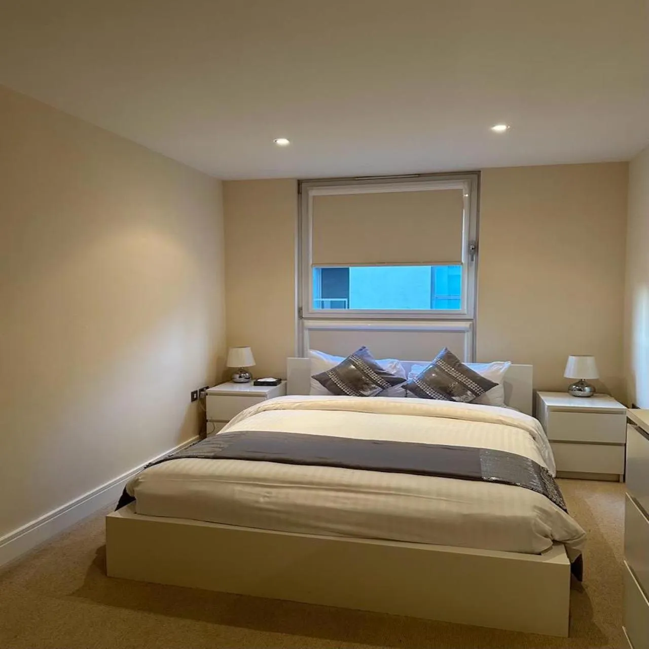 Bed in Canary Wharf - Luxury Apartments