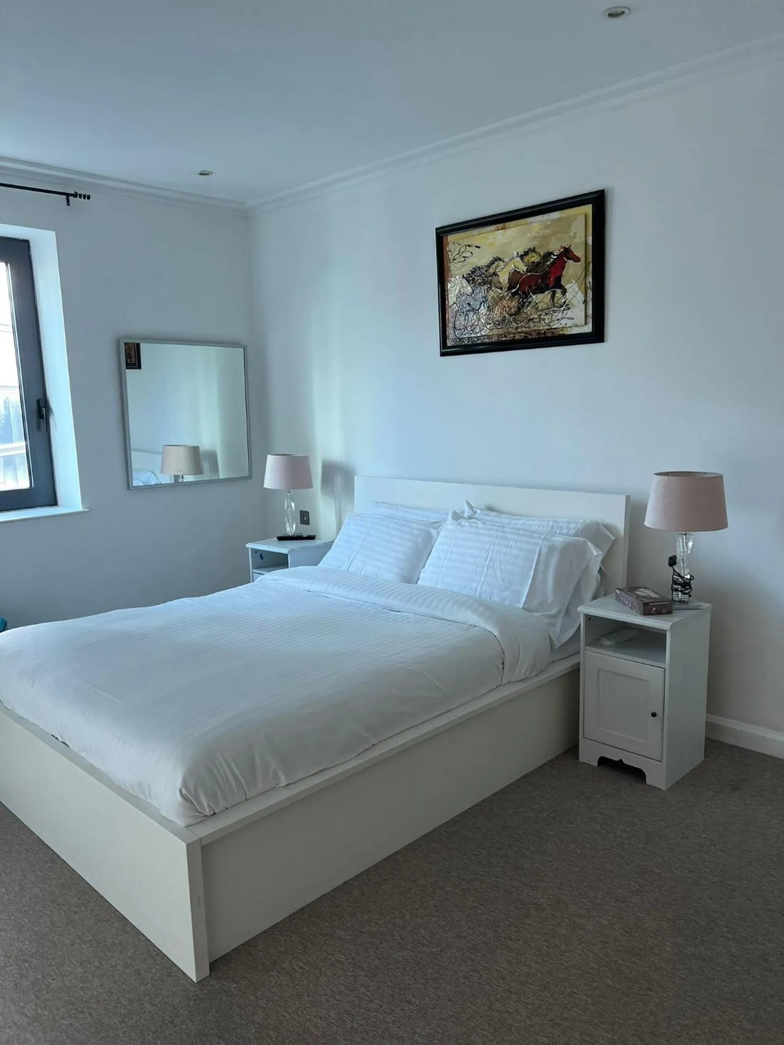 Bed in Canary Wharf - Luxury Apartments