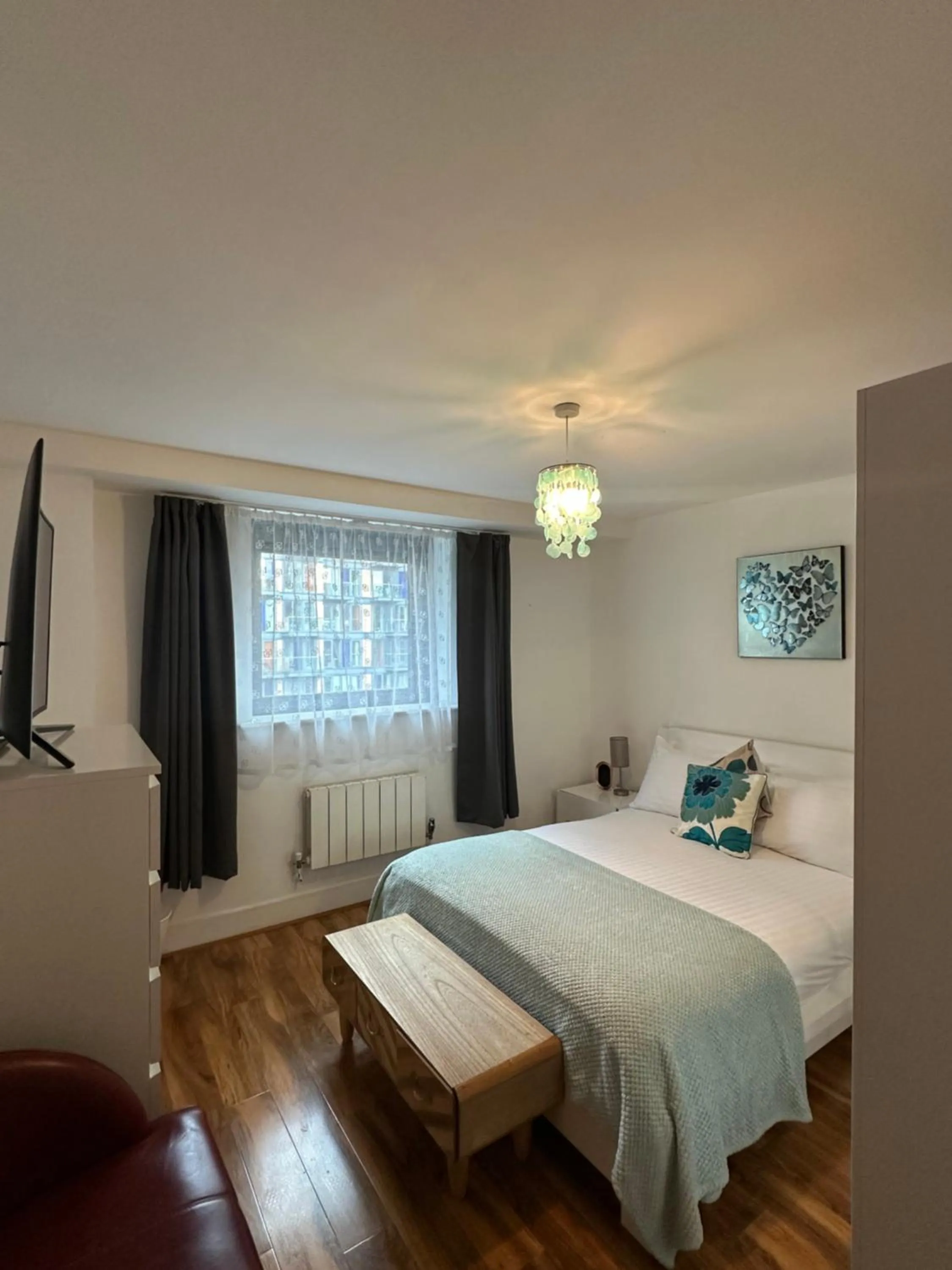 Bed in Canary Wharf - Luxury Apartments