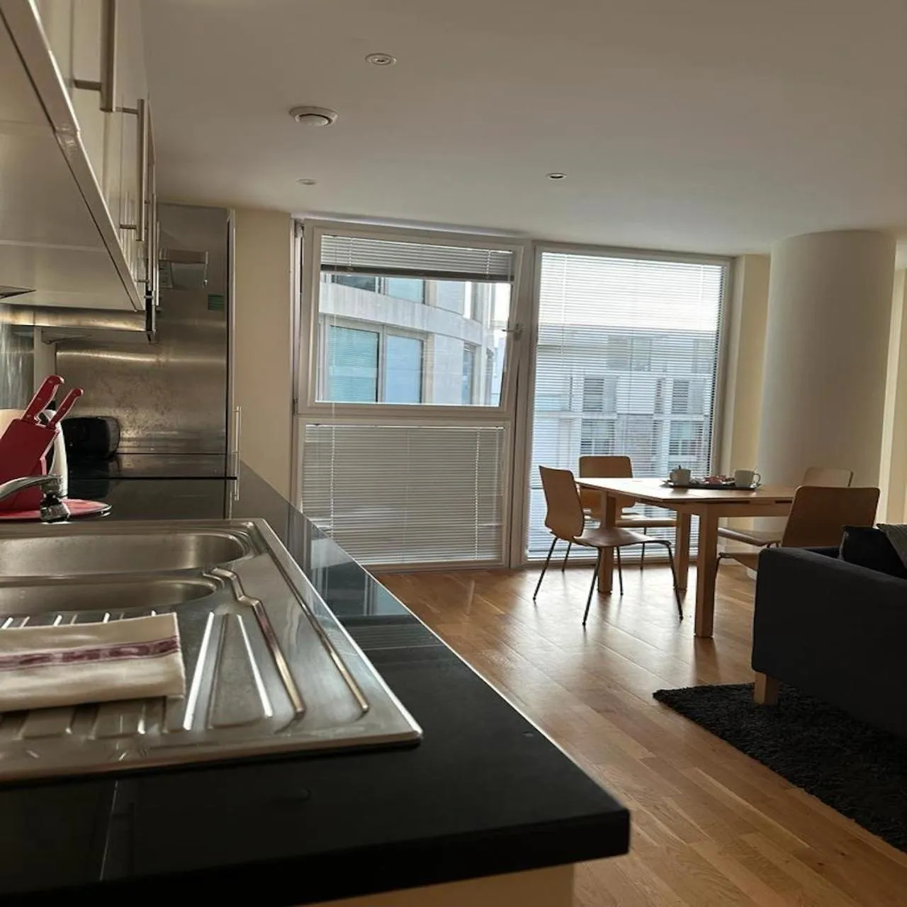 Kitchen or kitchenette in Canary Wharf - Luxury Apartments