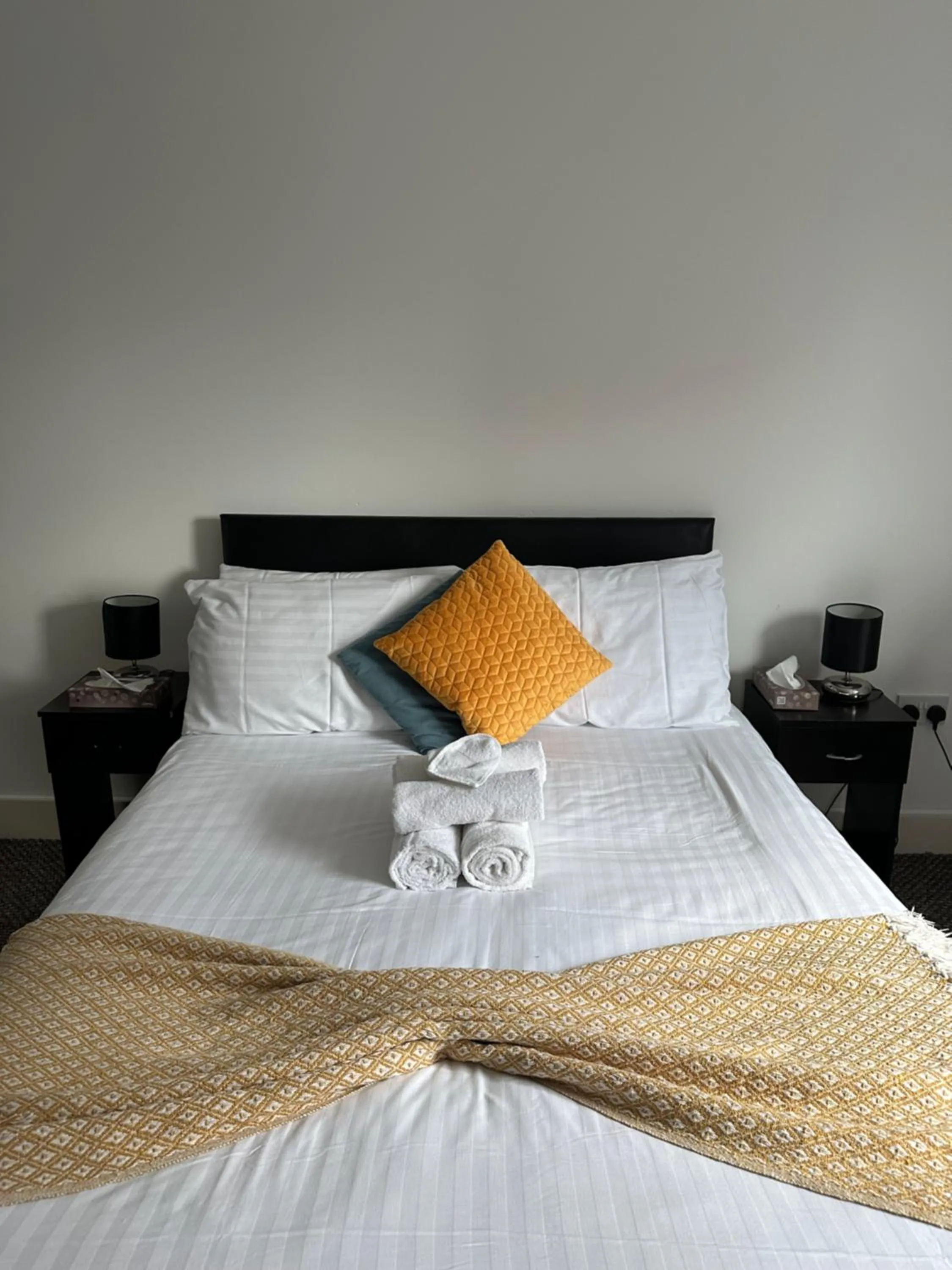 Bed in Canary Wharf - Luxury Apartments