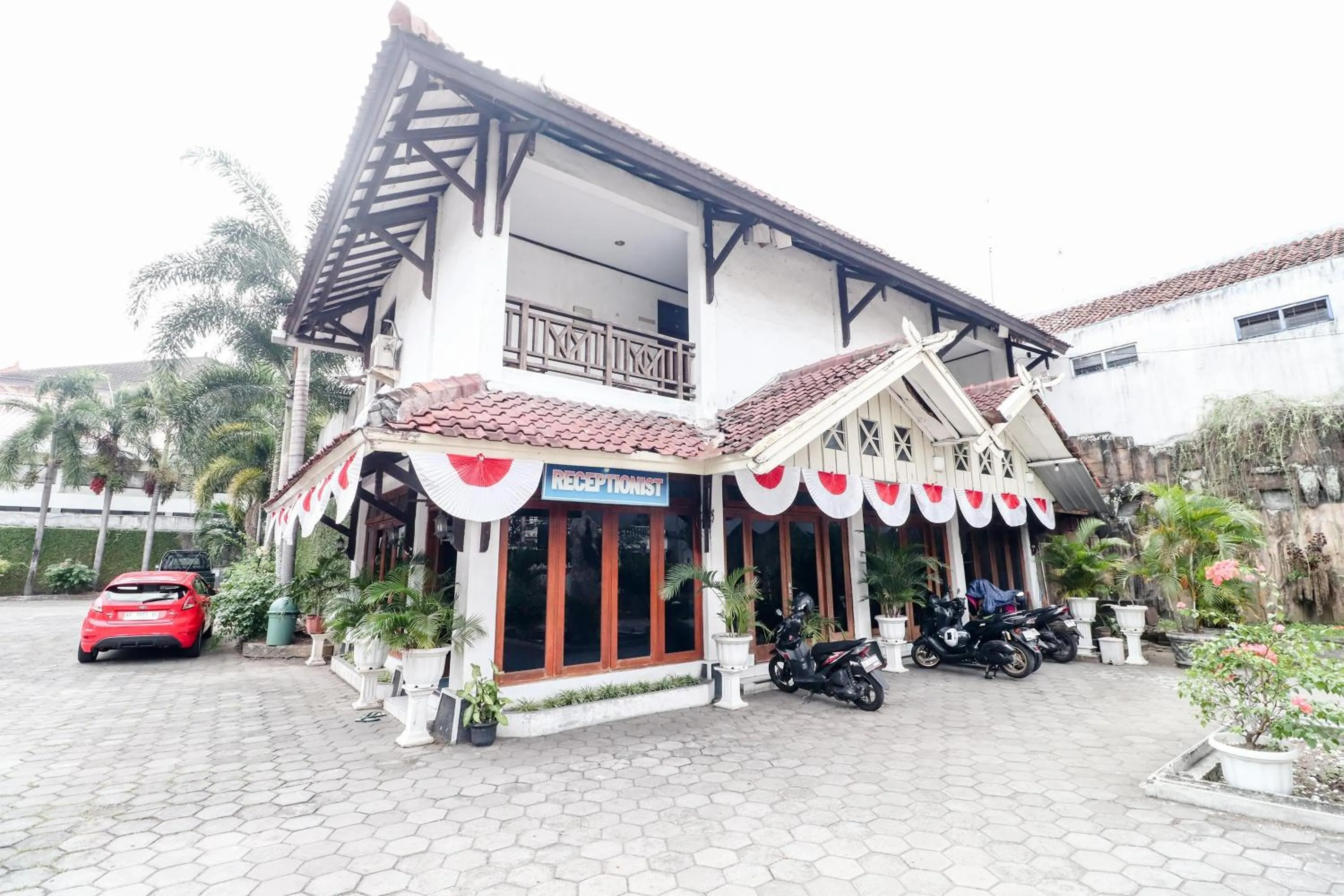 Property building in Hotel Limaran 1