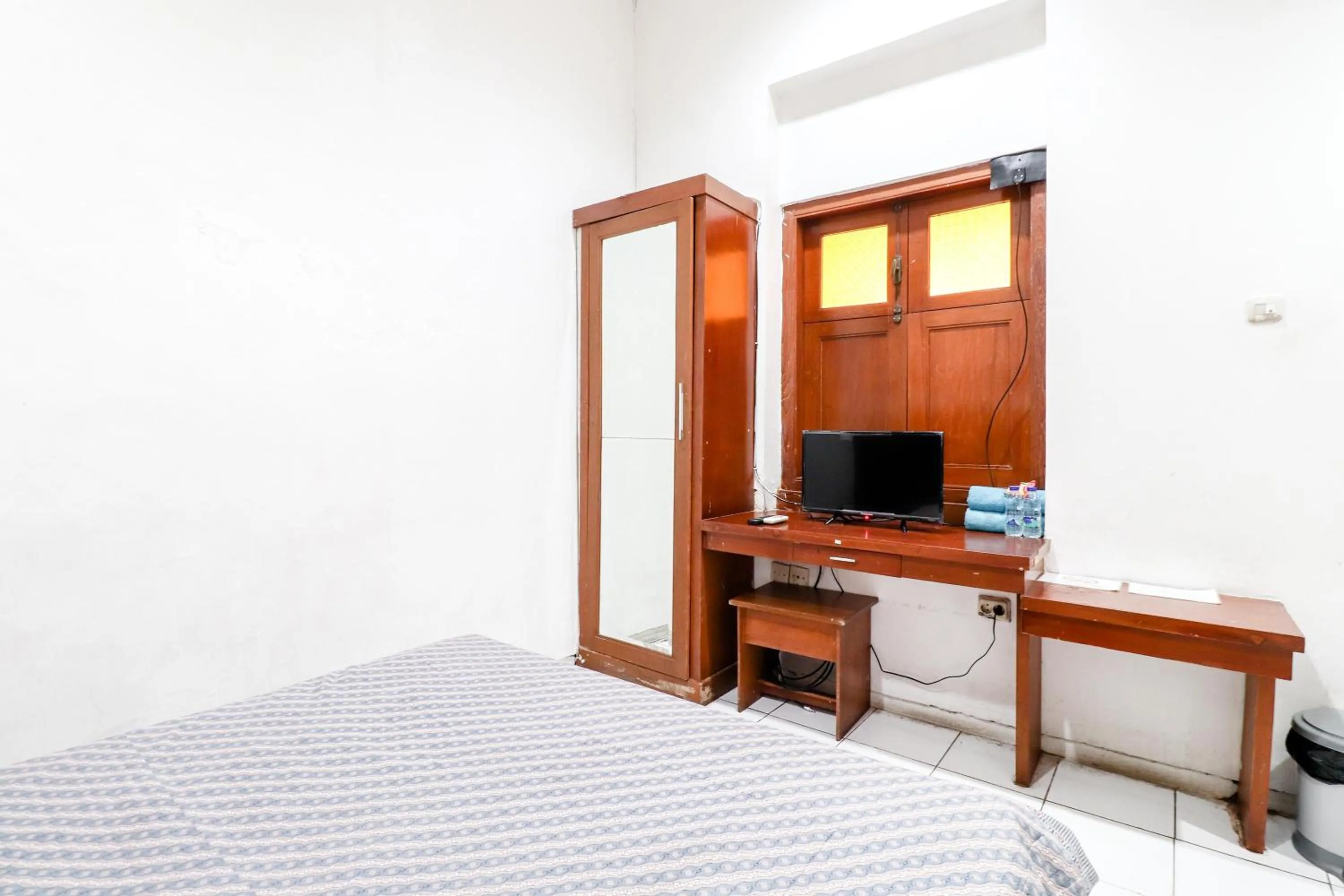 TV and multimedia, Bed in Hotel Limaran 1