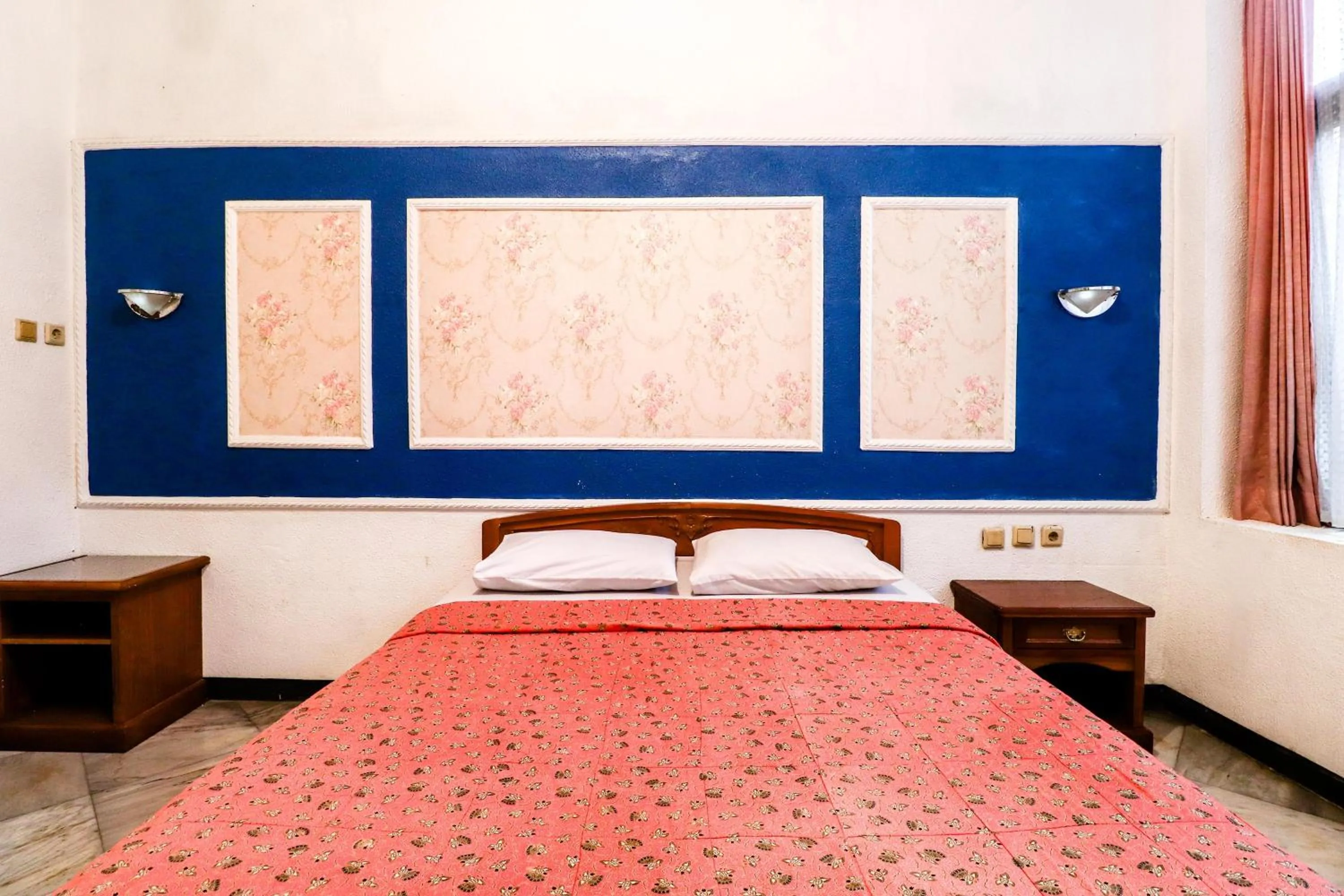 Bedroom, Bed in Hotel Limaran 1