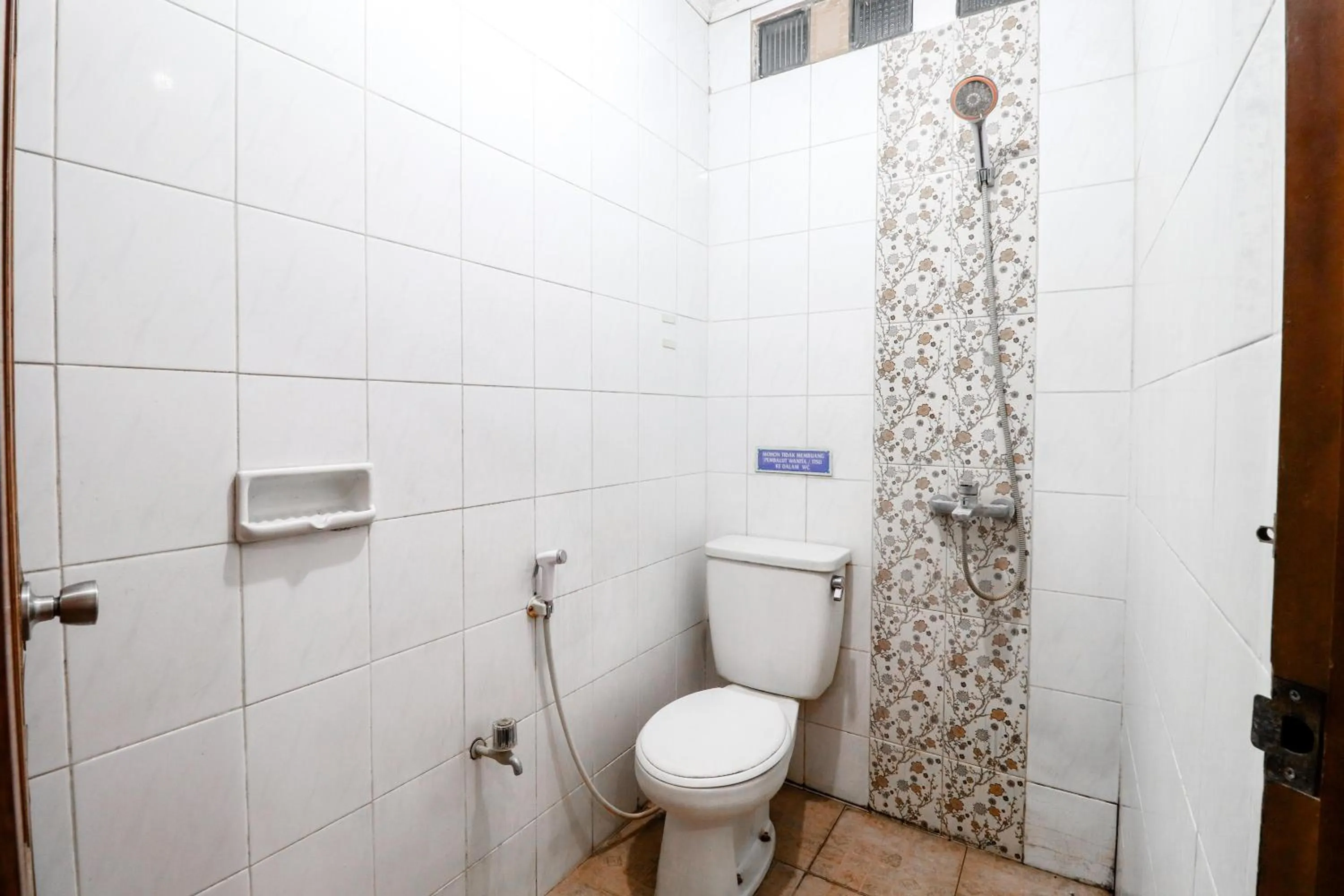 Bathroom in Hotel Limaran 1