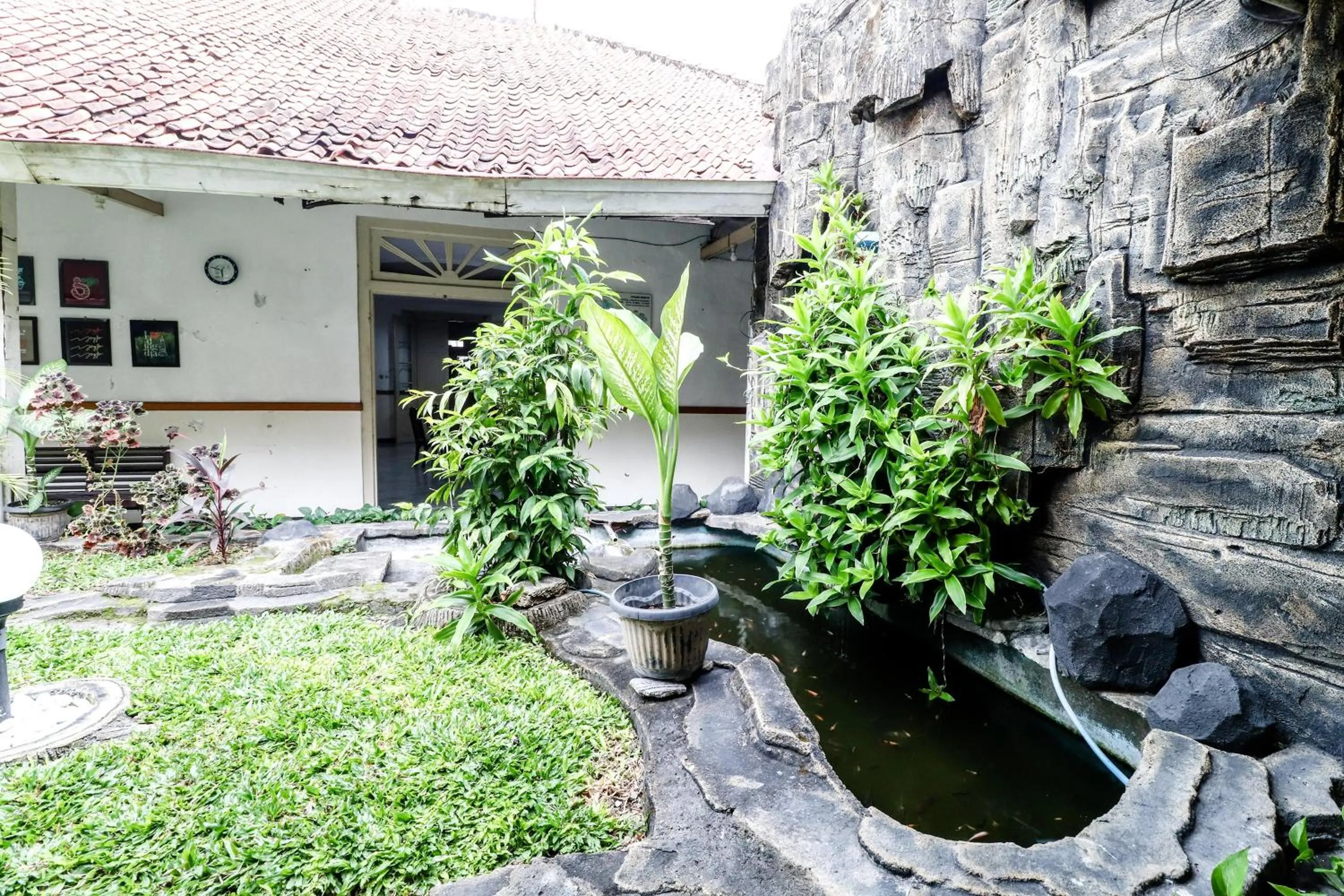 Property building in Hotel Limaran 1