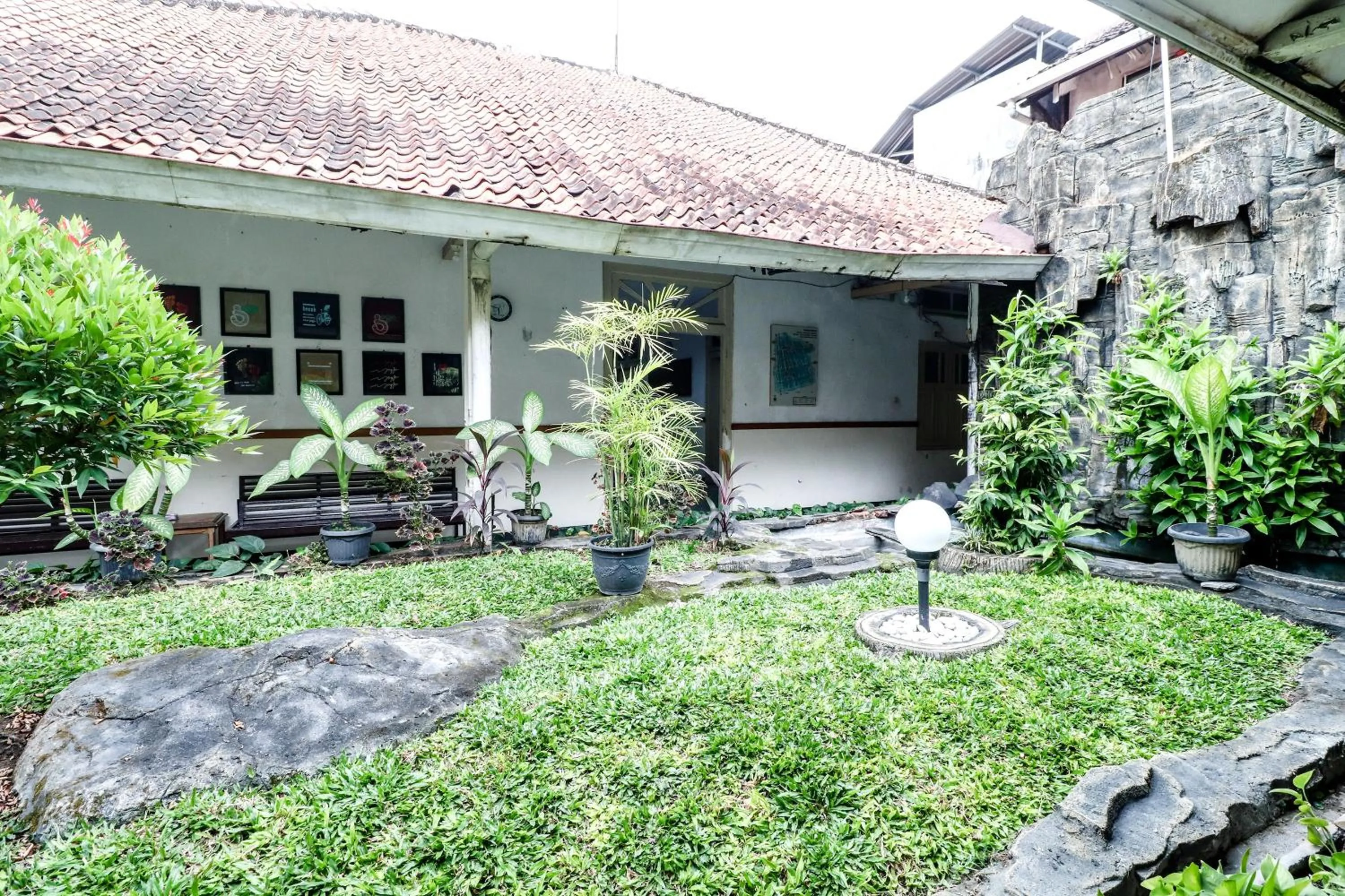 Property building in Hotel Limaran 1