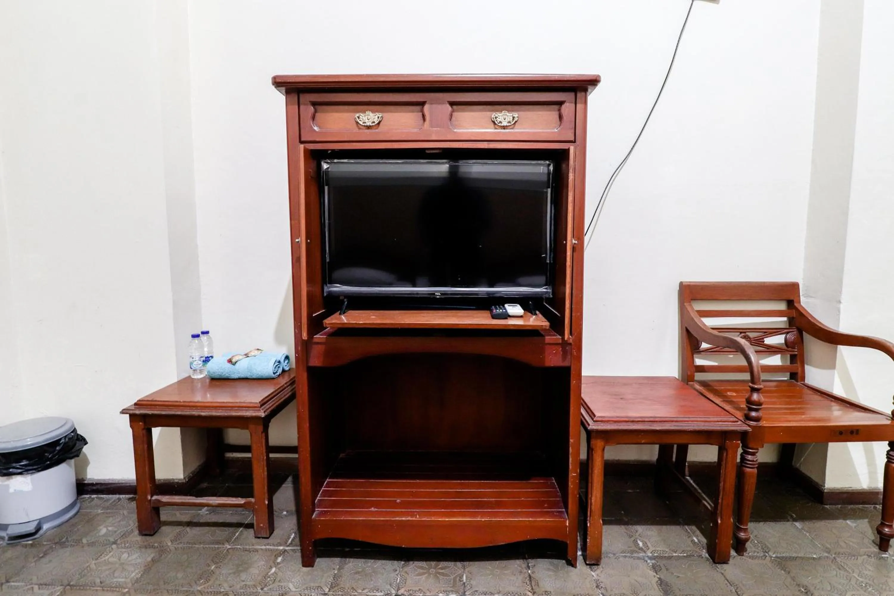 TV and multimedia in Hotel Limaran 1