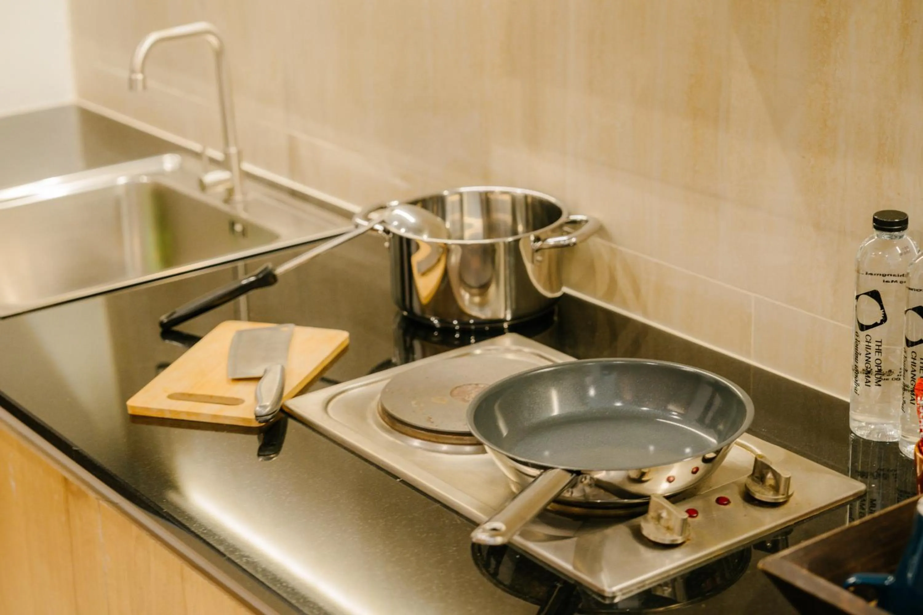 Kitchen or kitchenette in The Opium Chiang Mai