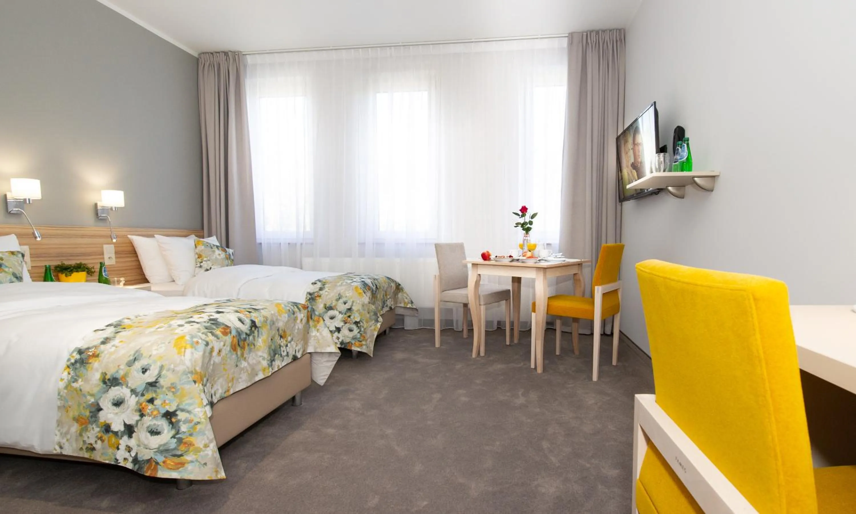 Bed in Poznań West Hotel - Airport