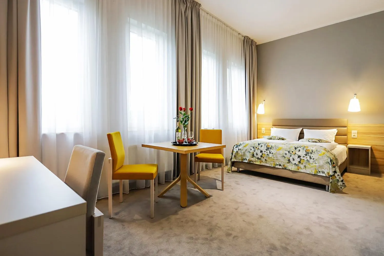 Bed in Poznań West Hotel - Airport