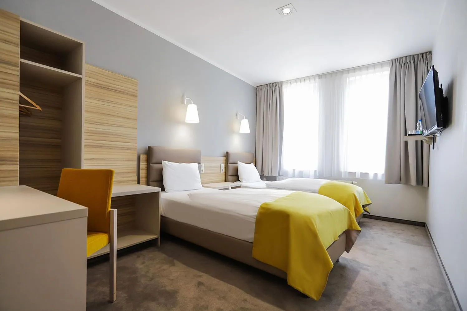 Bed in Poznań West Hotel - Airport