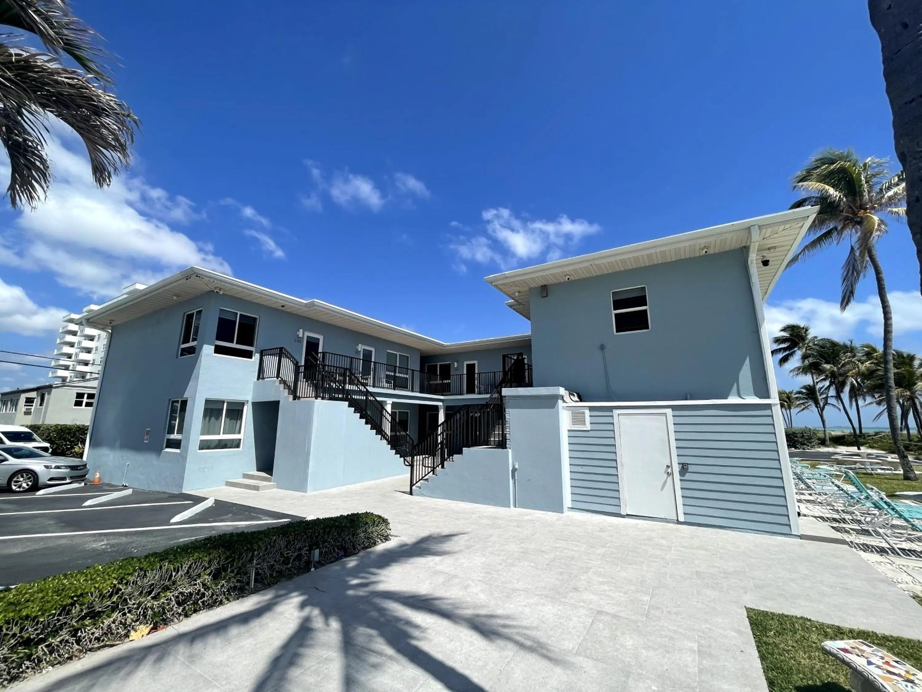 Inner courtyard view in Shore View Hotel