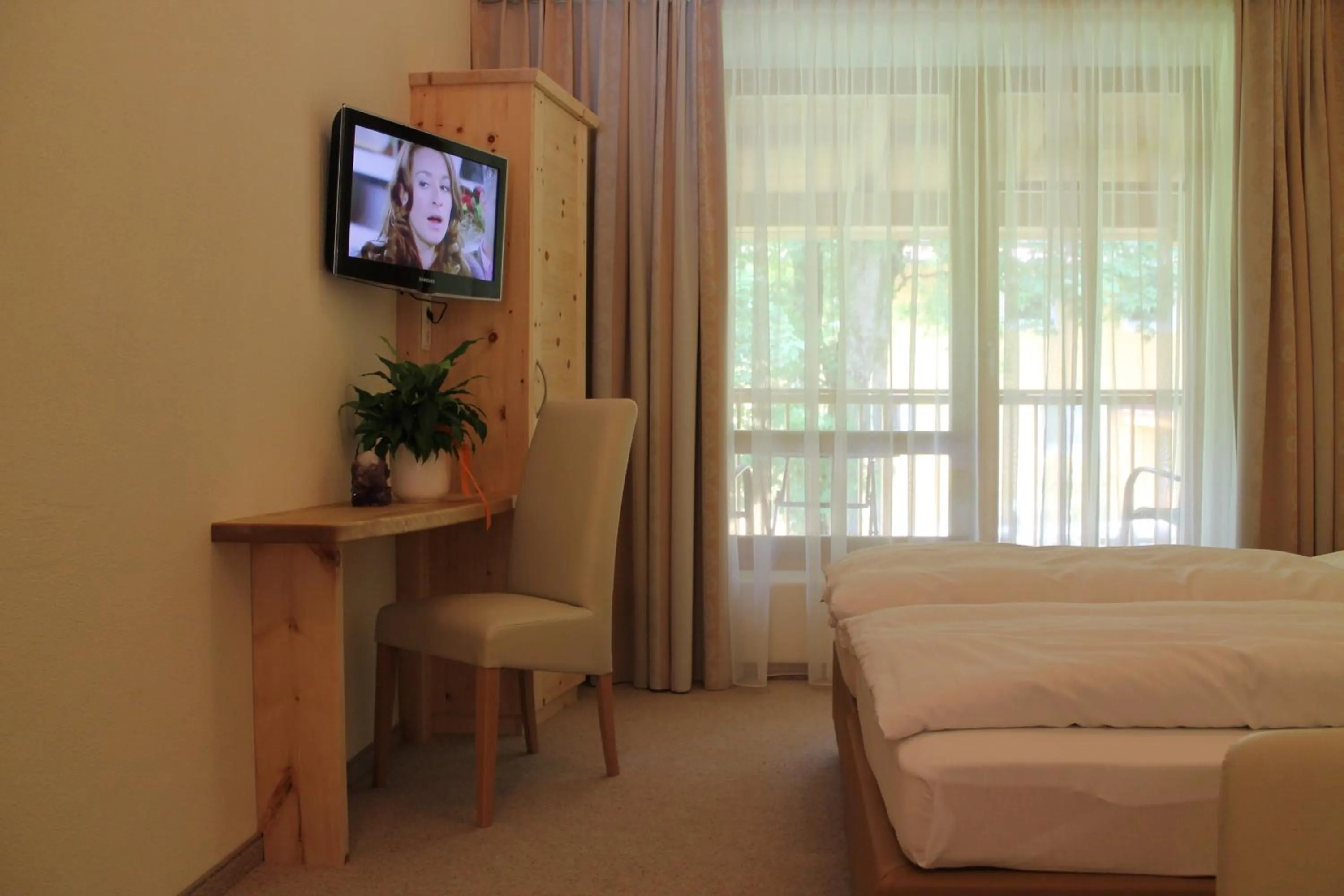 Photo of the whole room, Bed in Hotel Kraftquelle Schlossblick