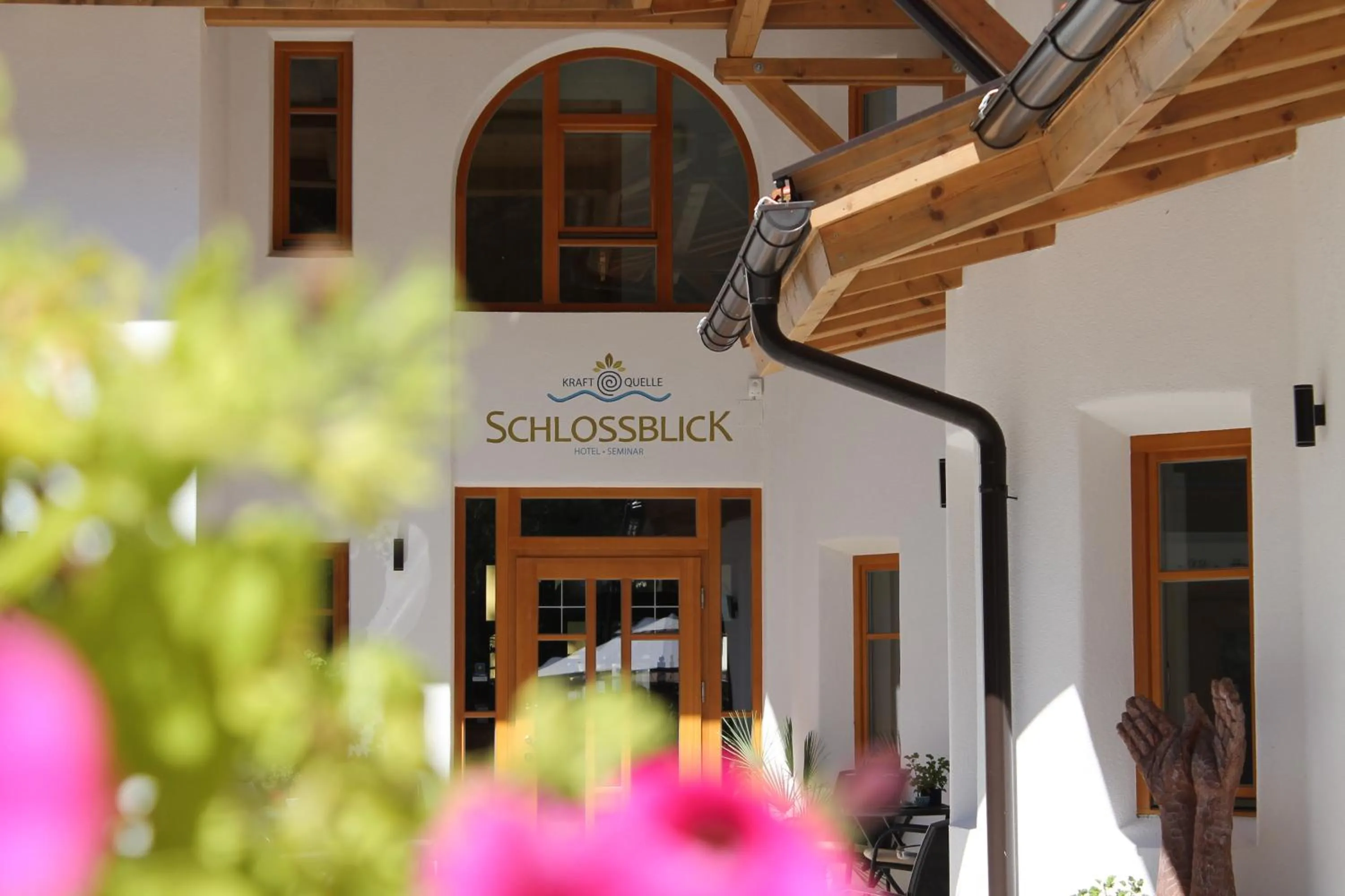 Facade/entrance in Hotel Kraftquelle Schlossblick