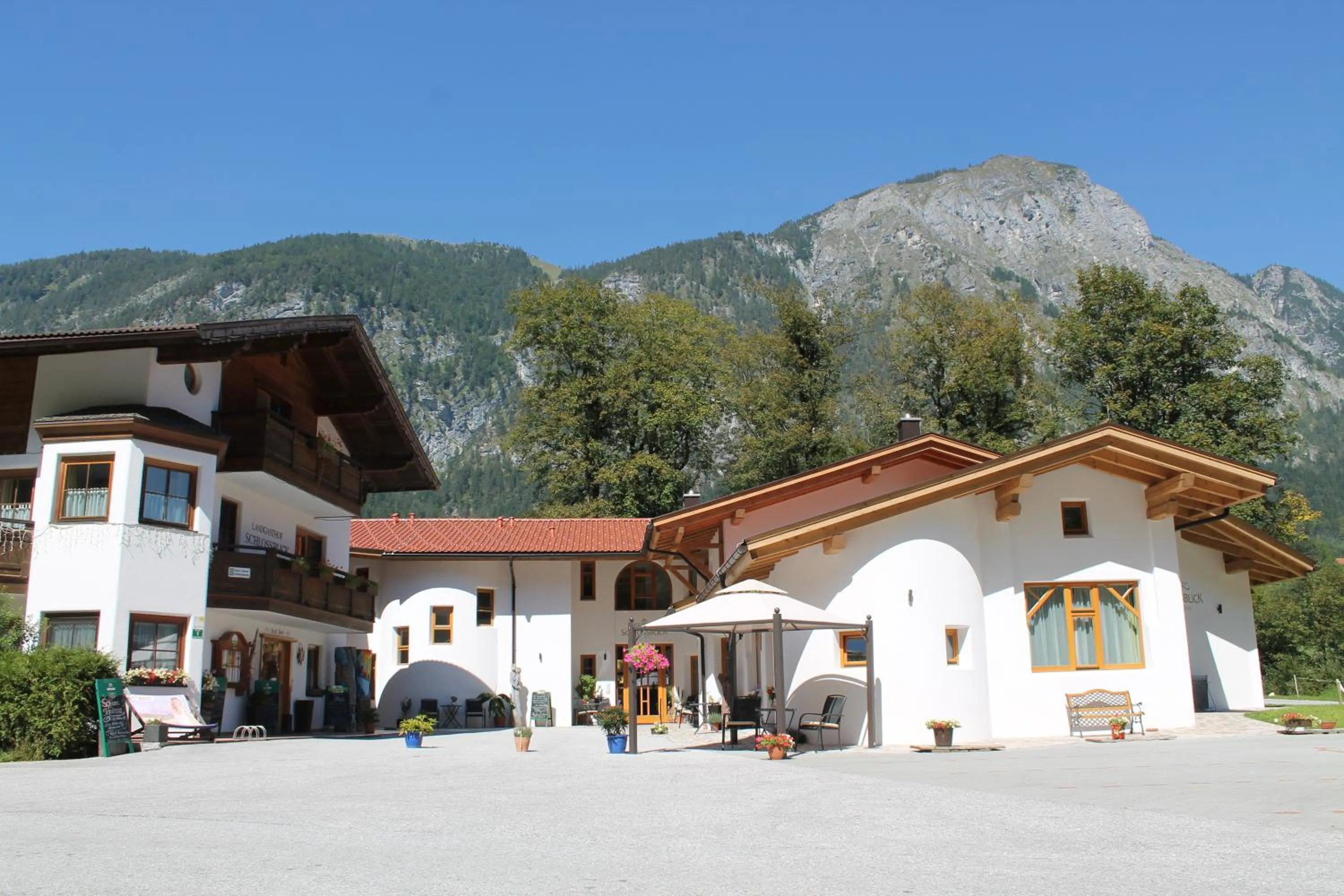 Facade/entrance in Hotel Kraftquelle Schlossblick