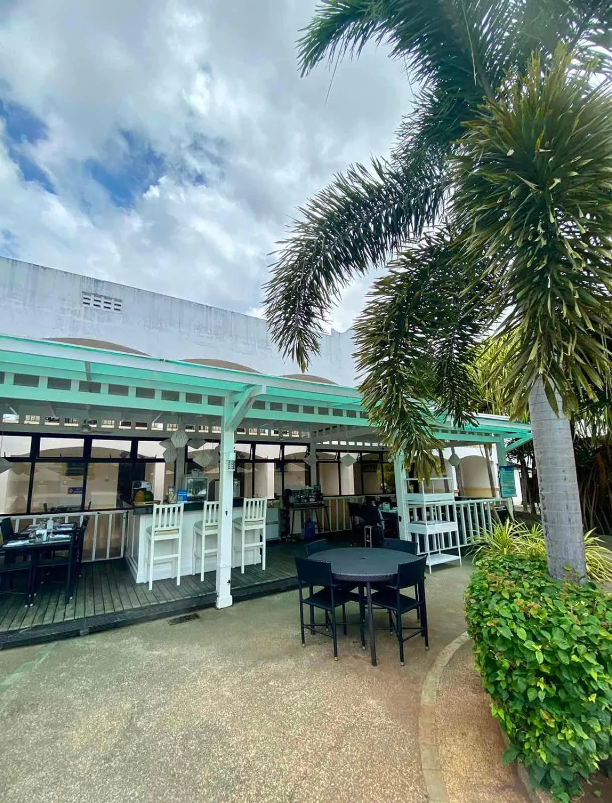 Restaurant/places to eat in Panglao Regents Park Resort